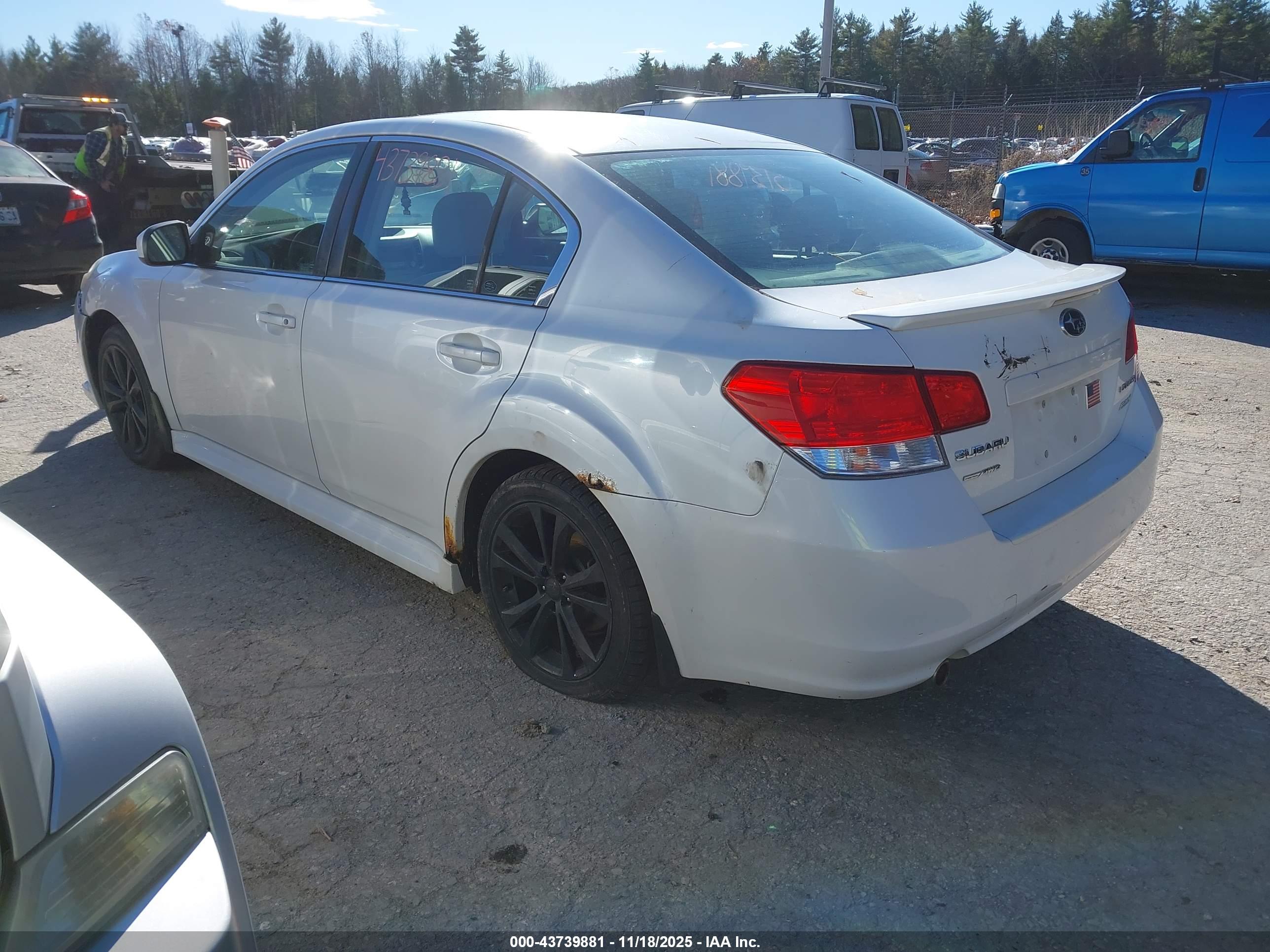 SUBARU LEGACY image 3