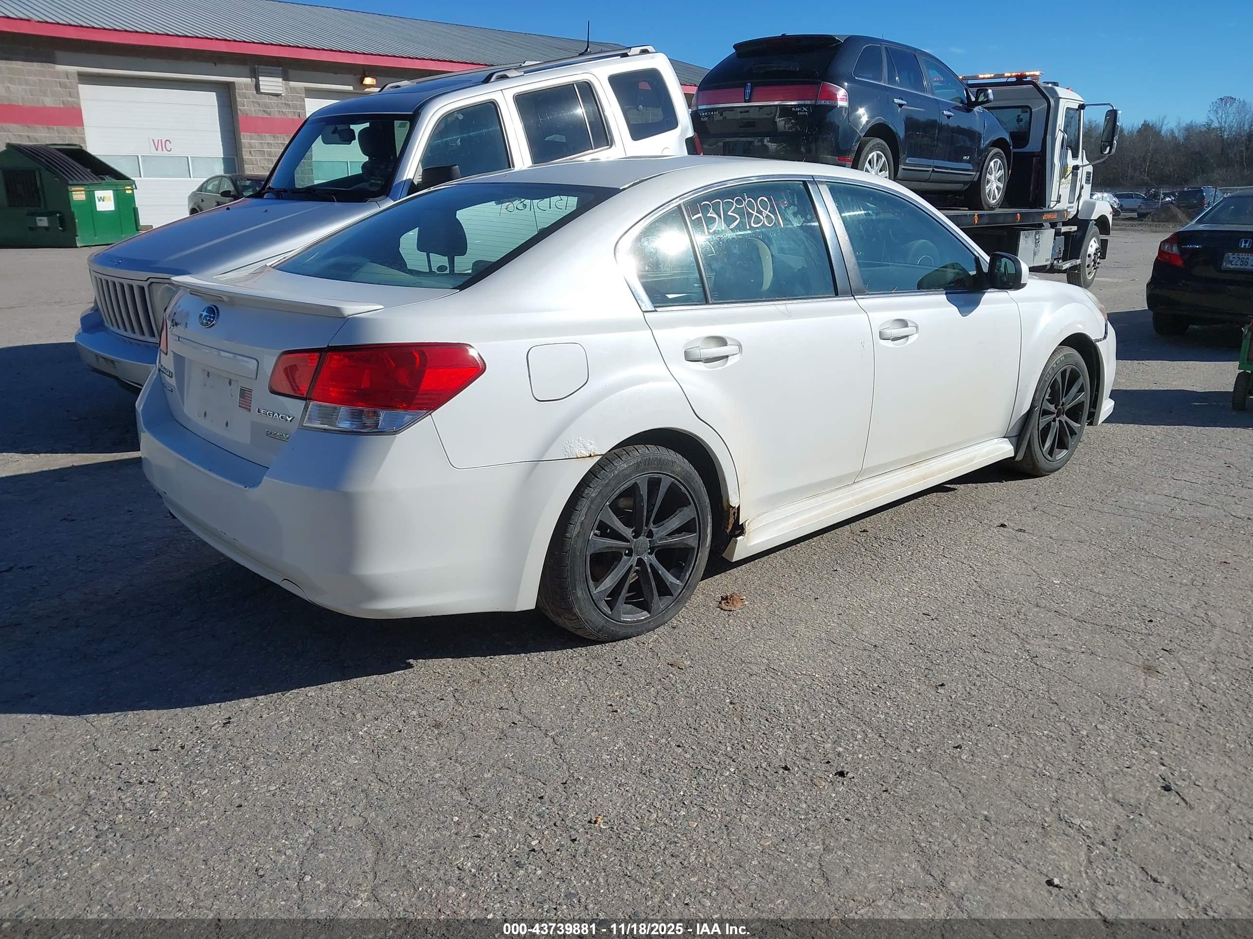 SUBARU LEGACY image 4