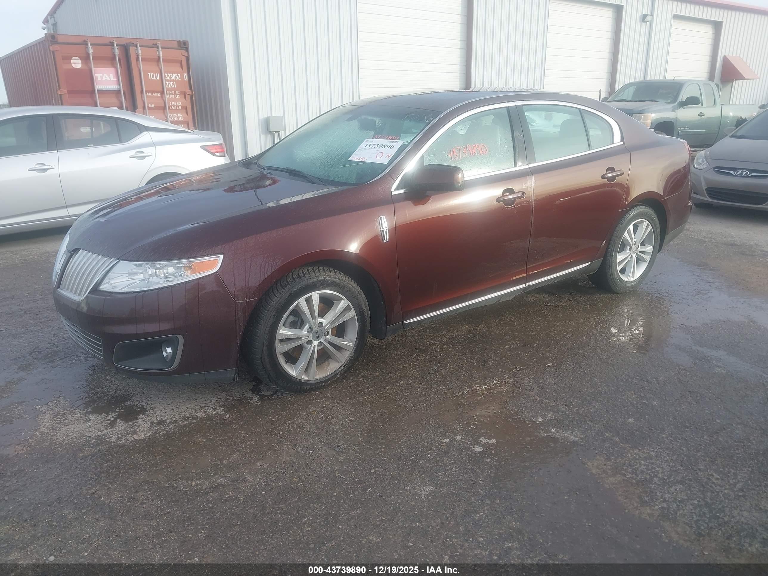 LINCOLN MKS image 2