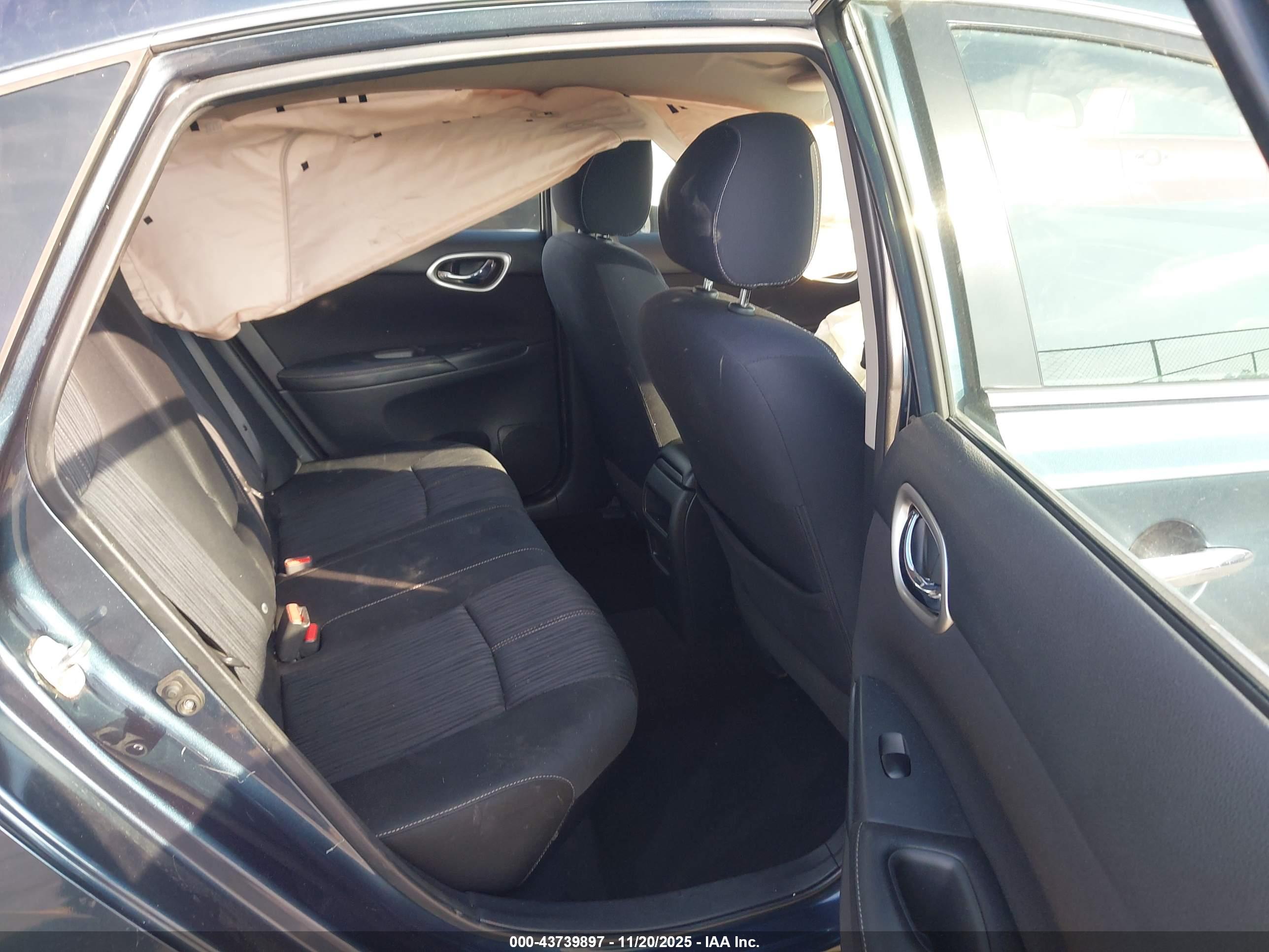 NISSAN SENTRA image 8