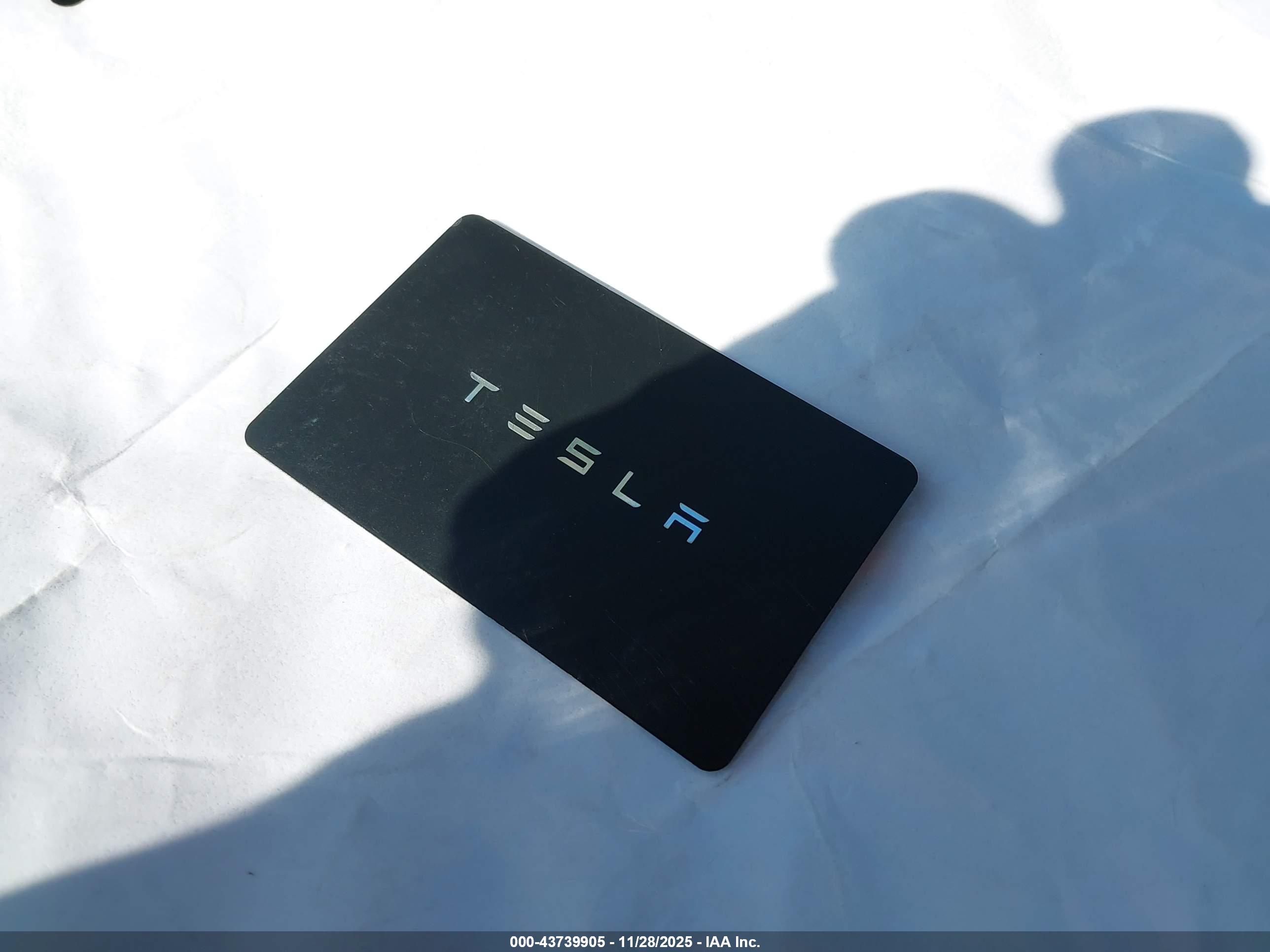 TESLA MODEL image 11