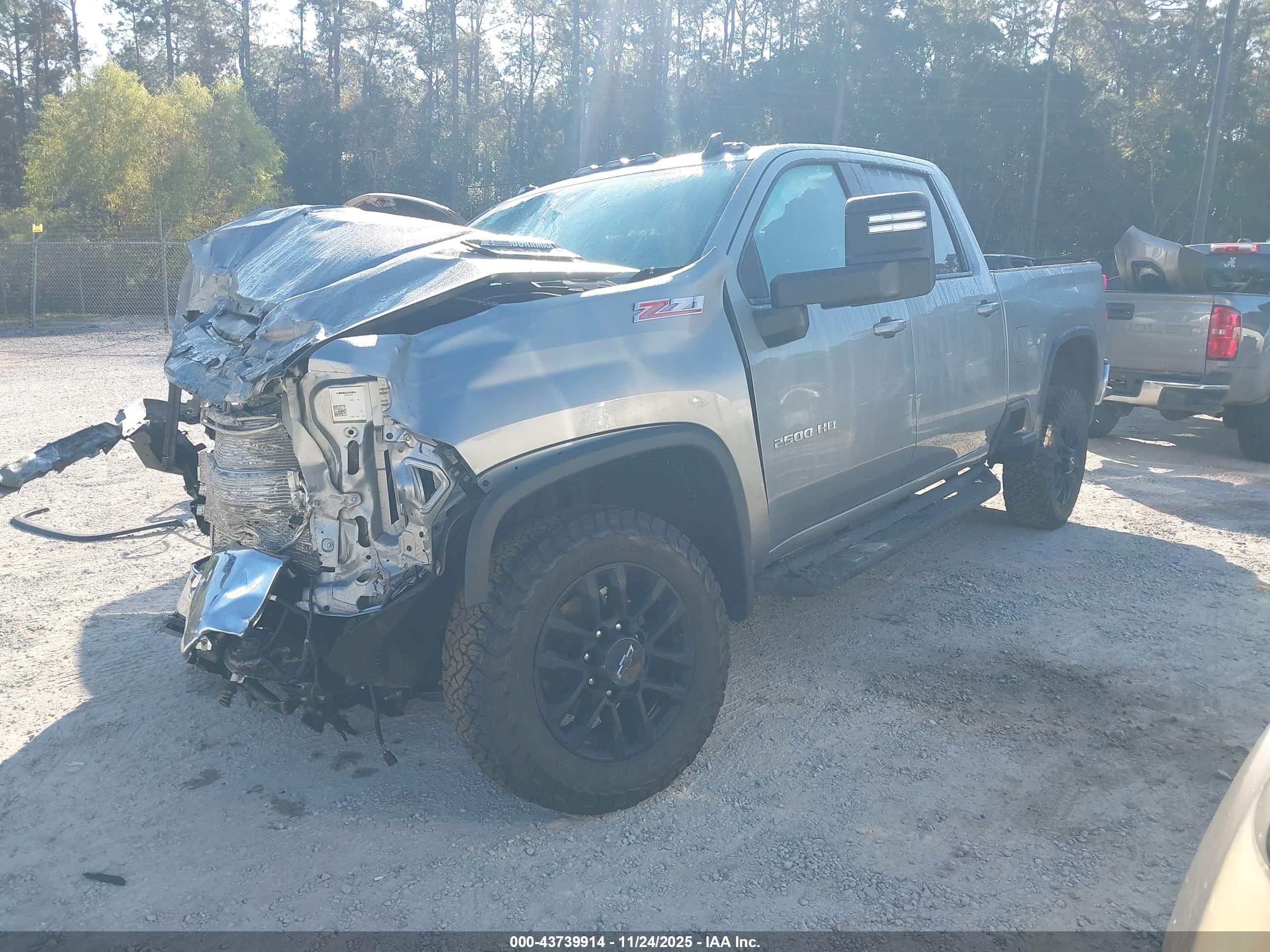CHEVROLET SILVERADO image 2