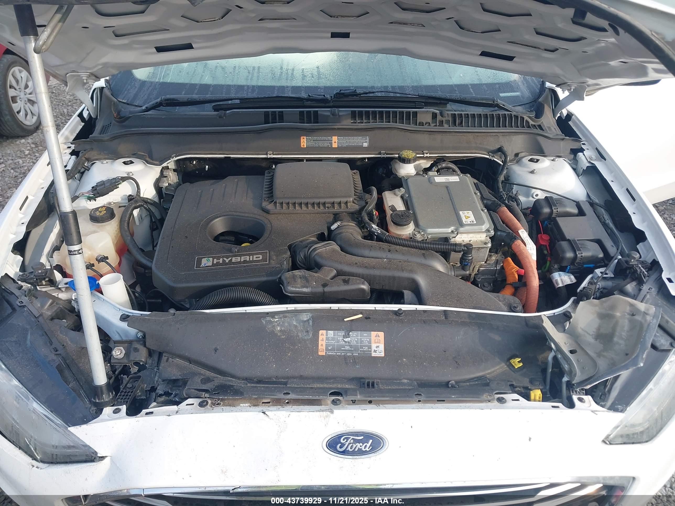 FORD FUSION image 10