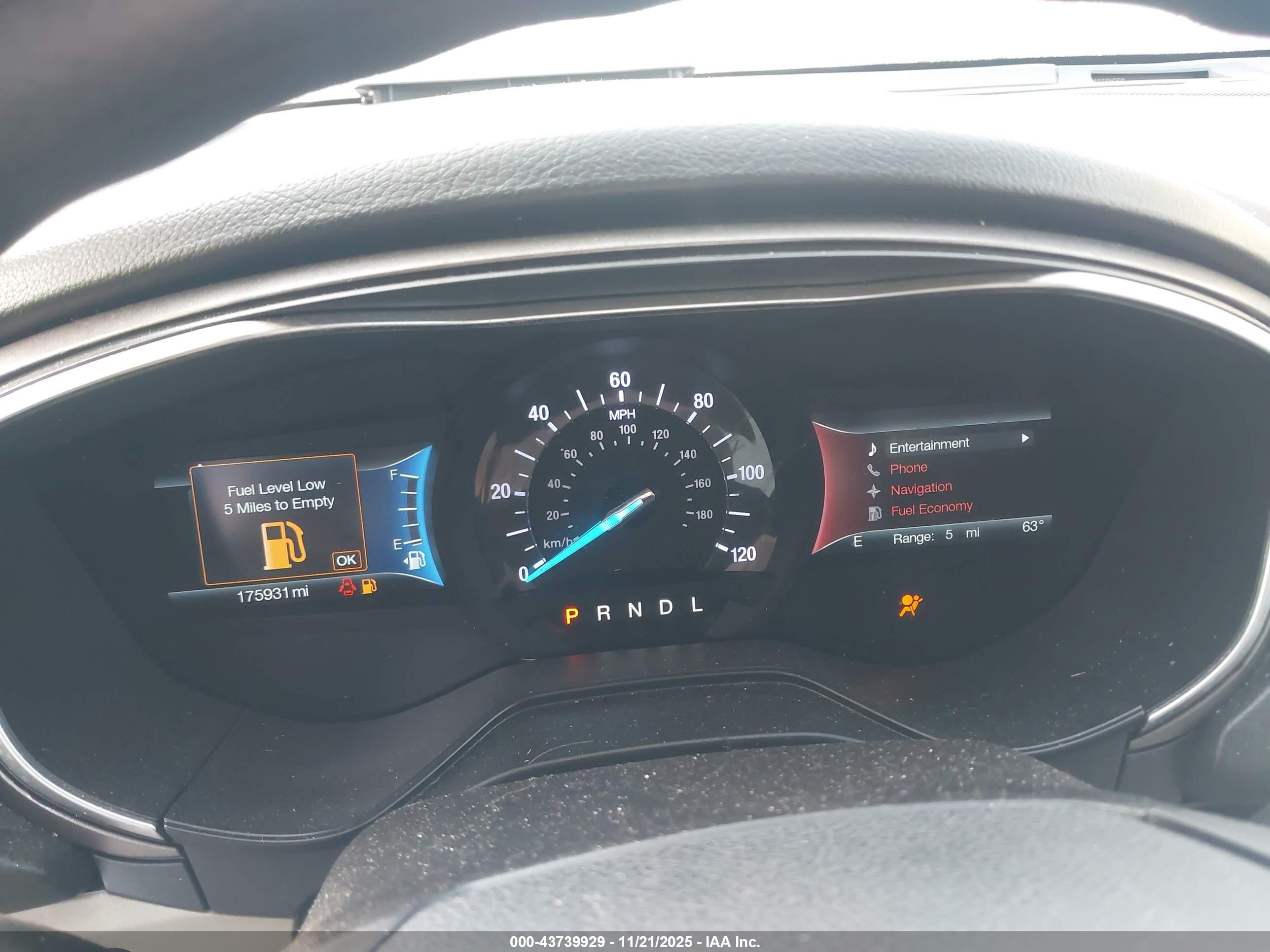 FORD FUSION image 7