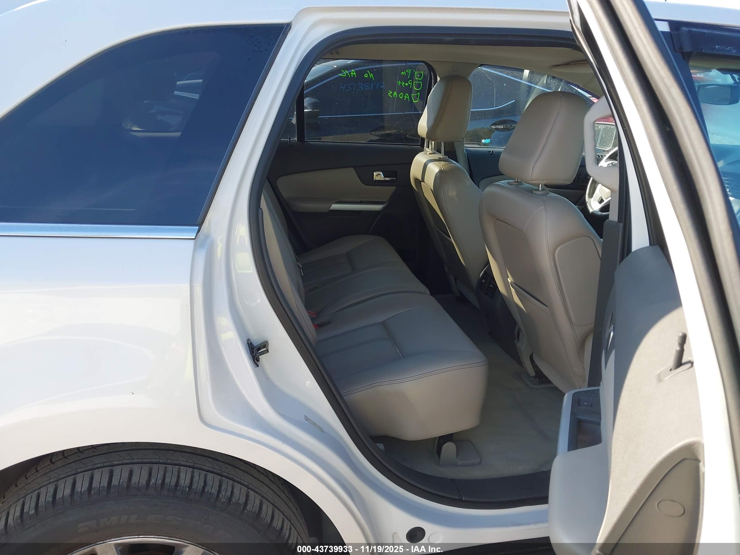 FORD EDGE image 8