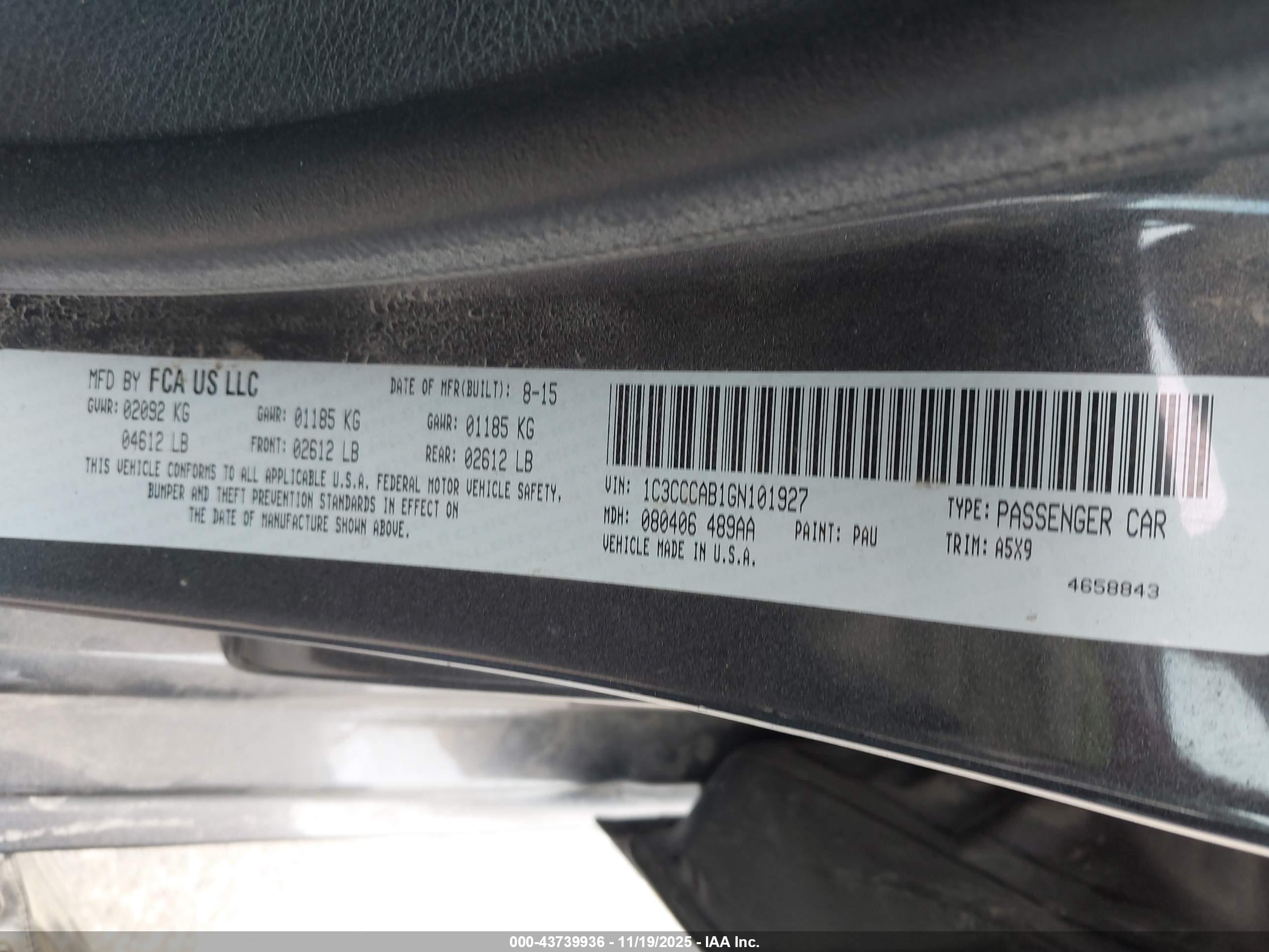 CHRYSLER 200 image 9