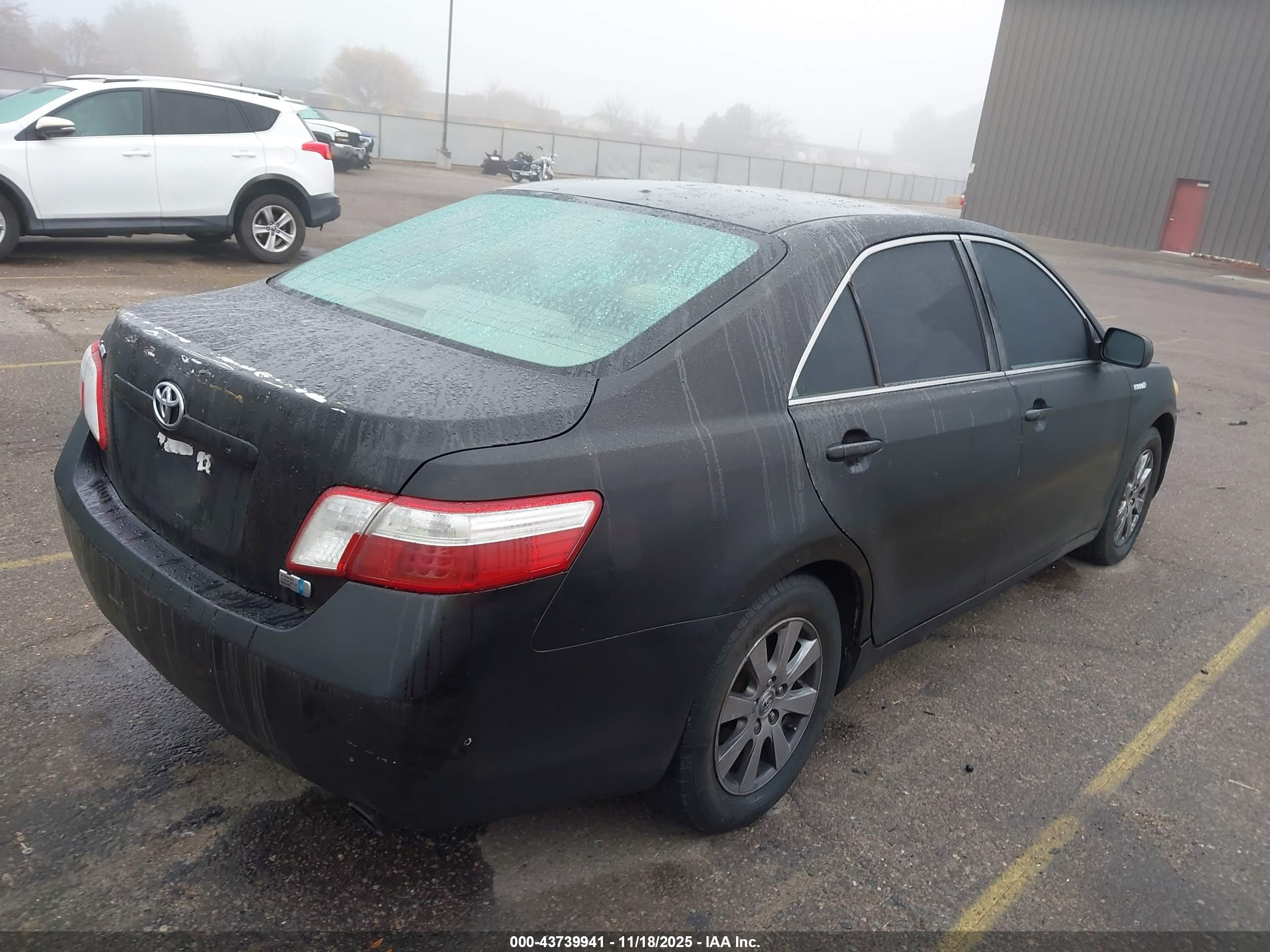 TOYOTA CAMRY image 4