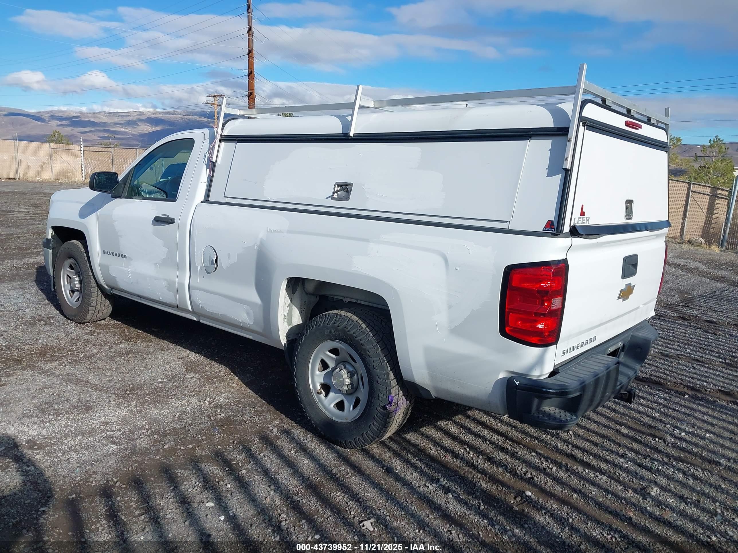 CHEVROLET SILVERADO image 3