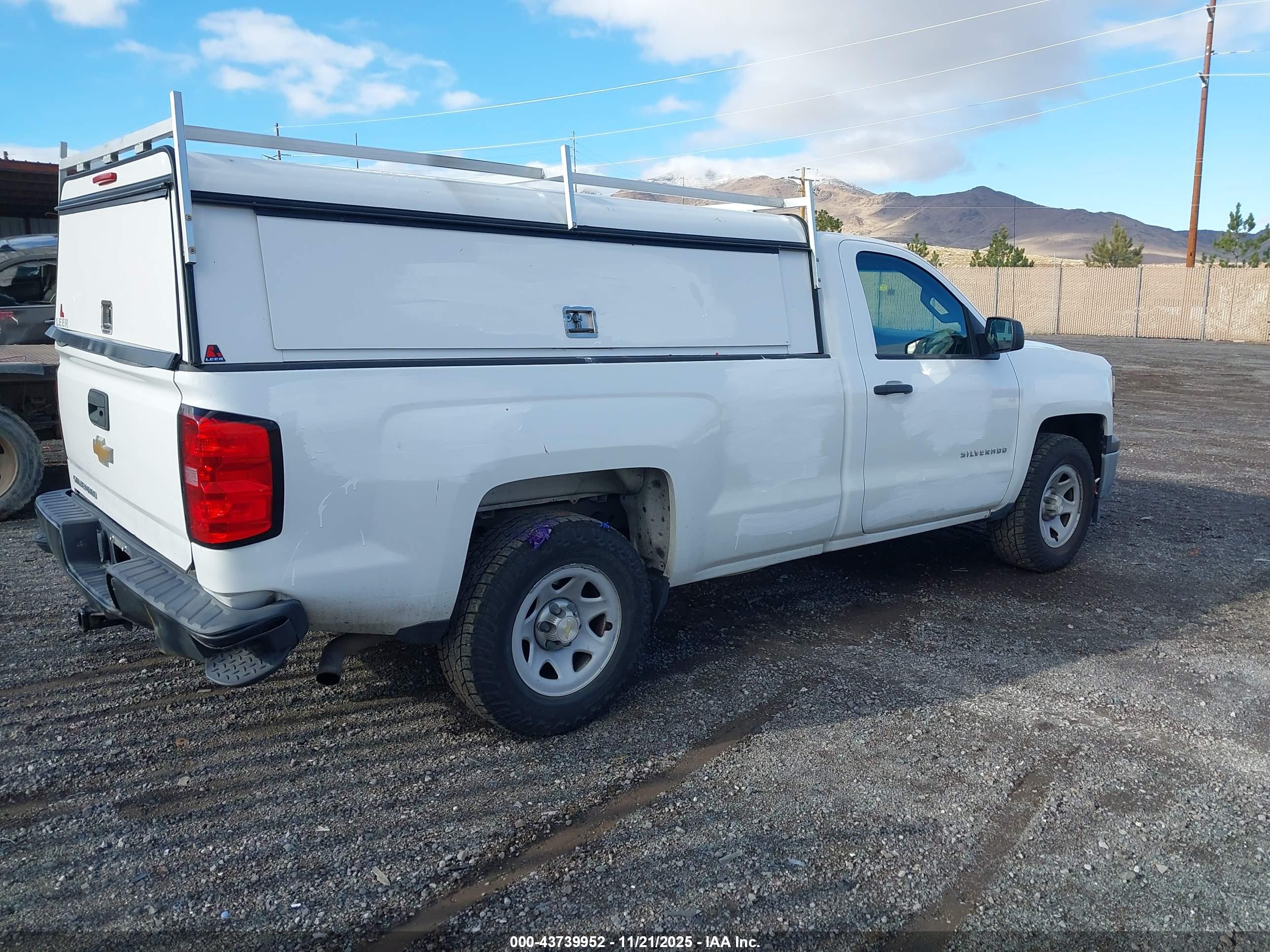 CHEVROLET SILVERADO image 4