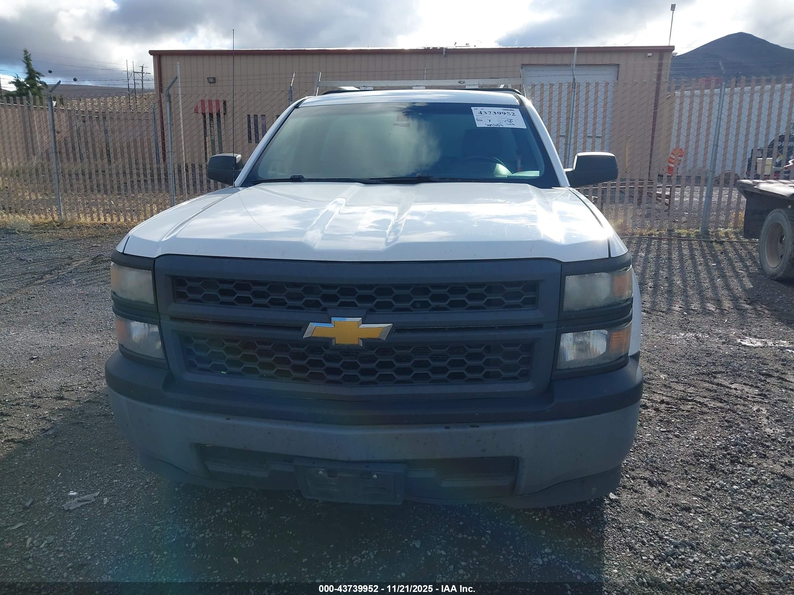 CHEVROLET SILVERADO image 6