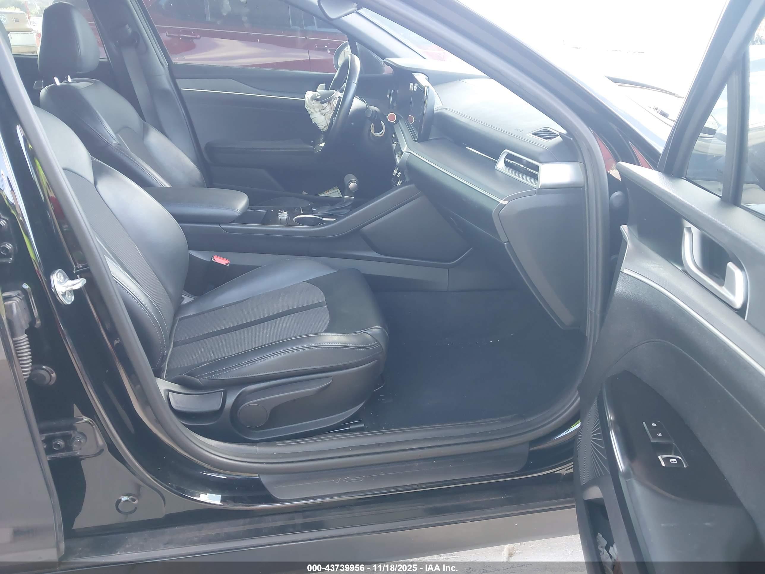 KIA K5 image 5