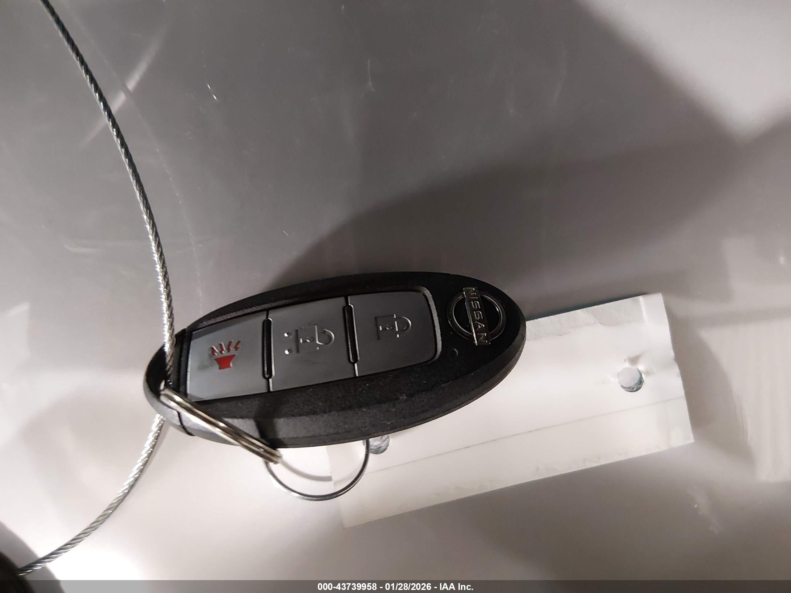 NISSAN FRONTIER image 11