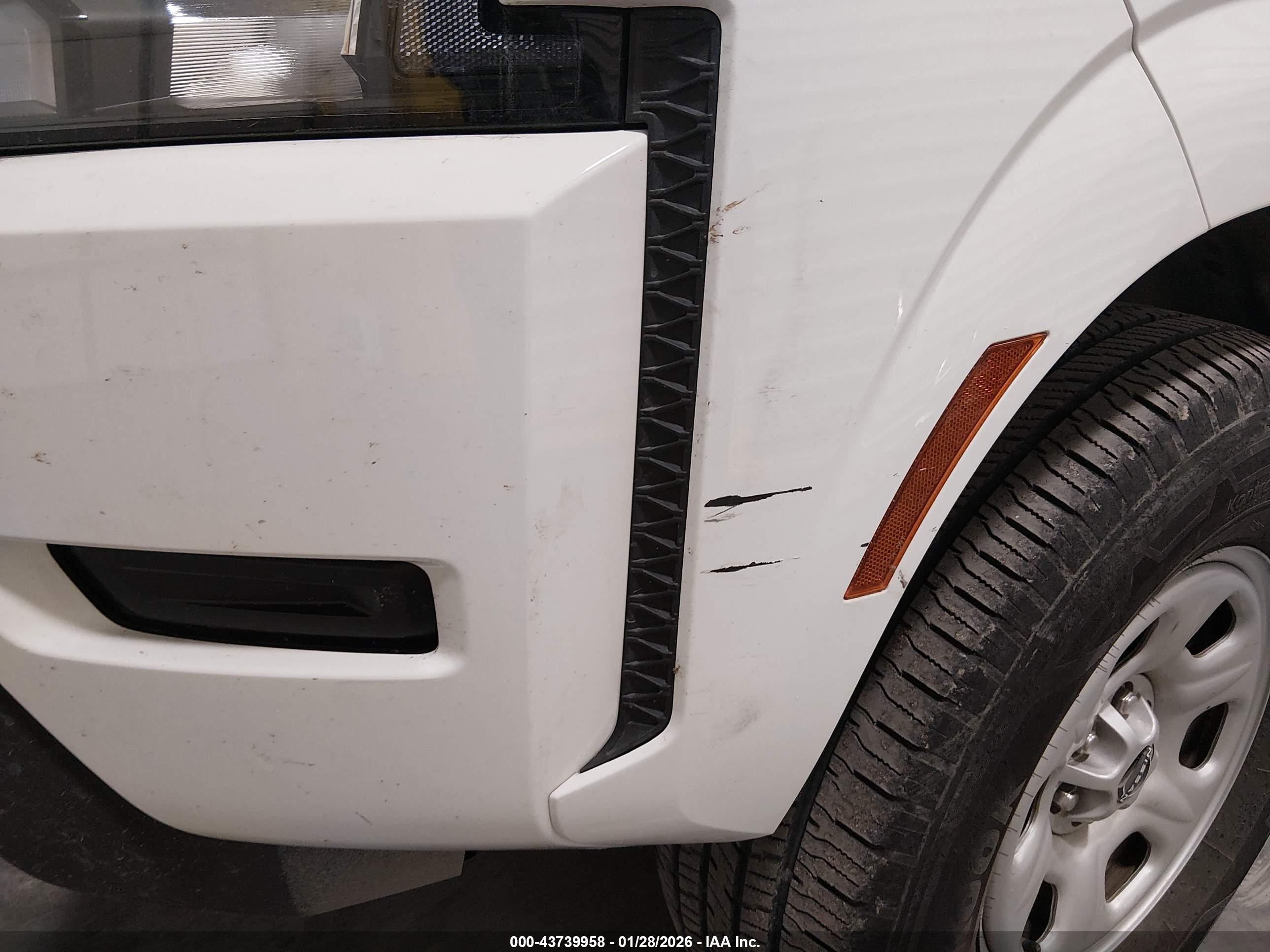 NISSAN FRONTIER image 6