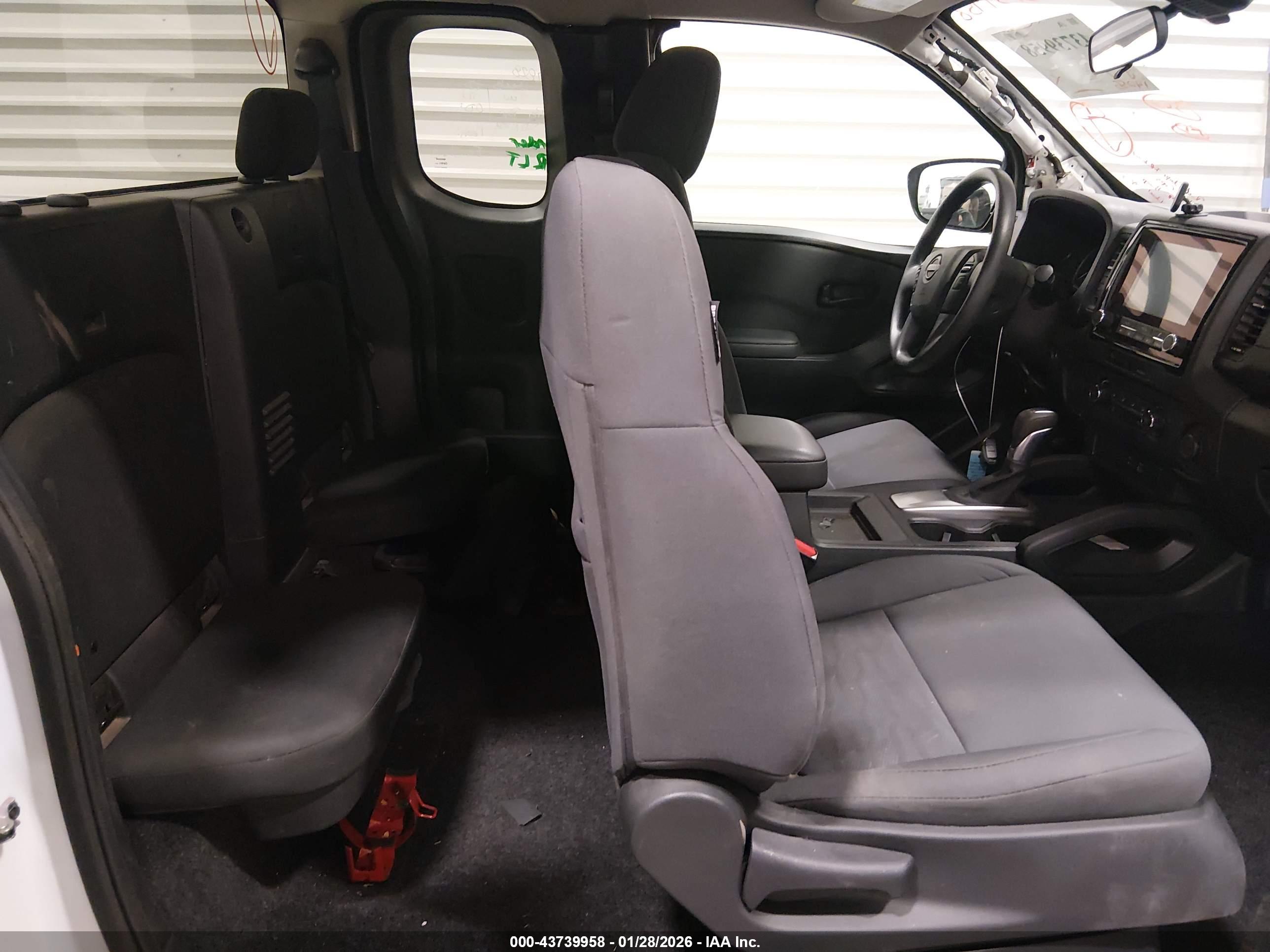 NISSAN FRONTIER image 8