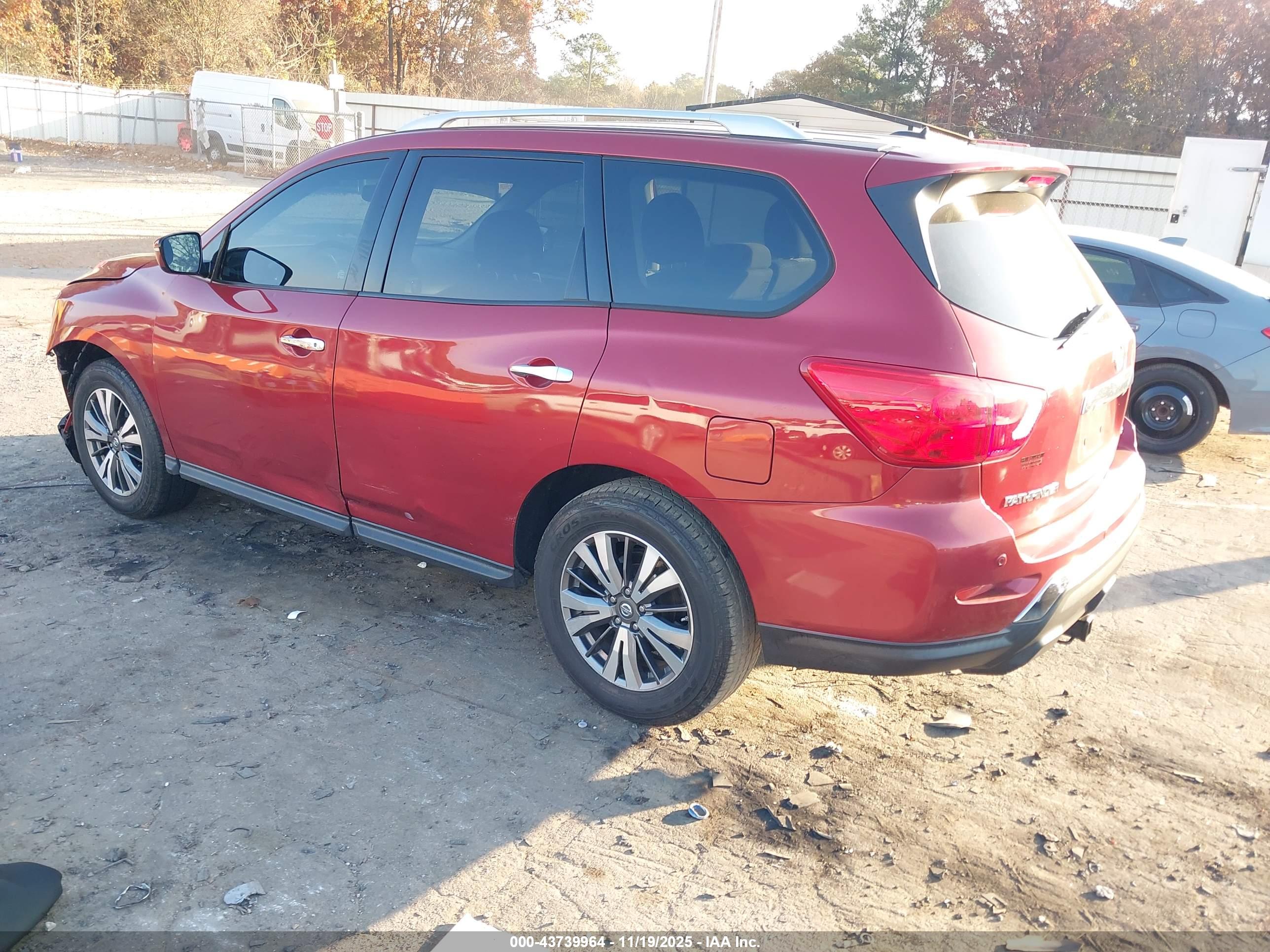NISSAN PATHFINDER image 3