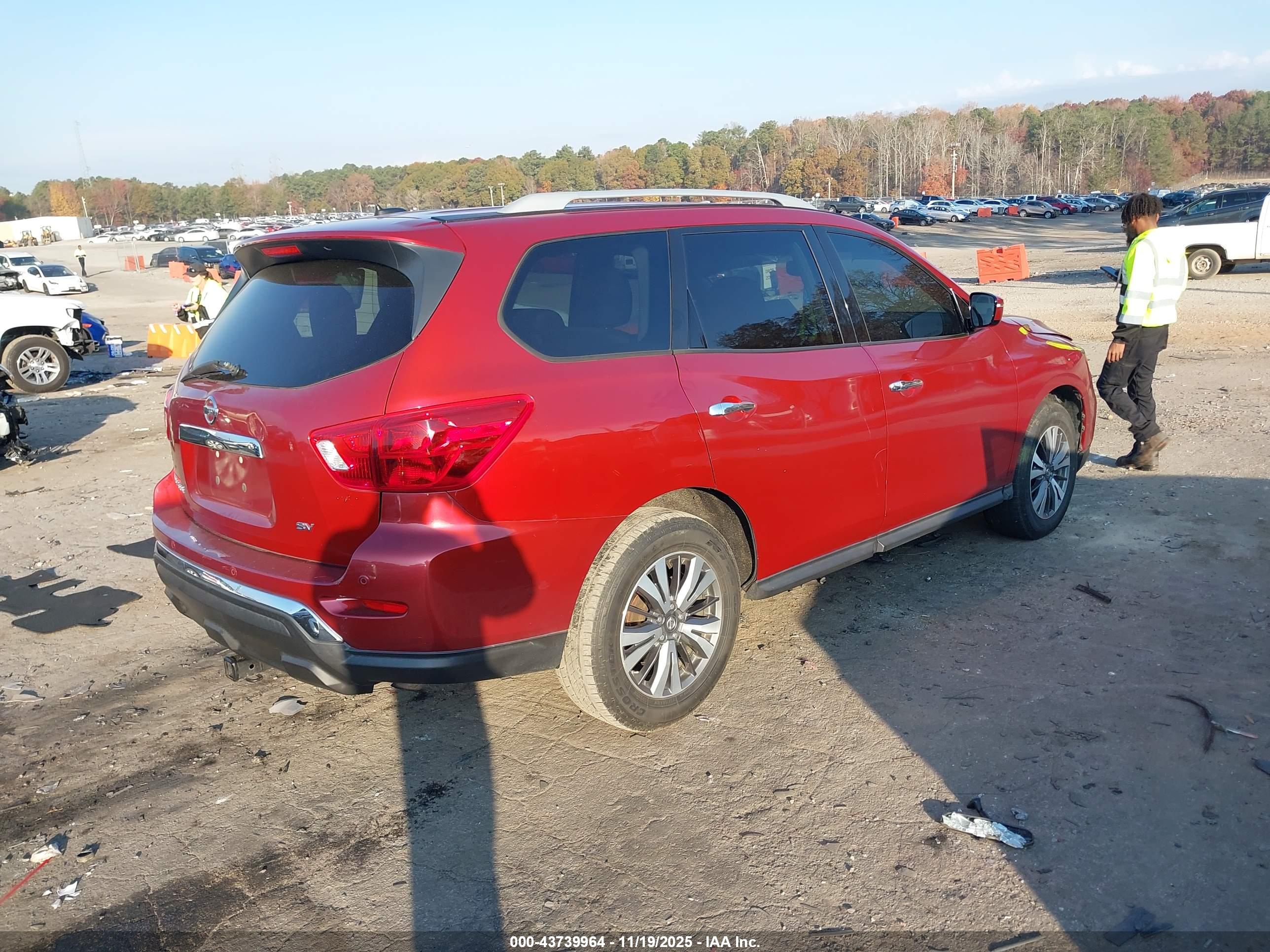 NISSAN PATHFINDER image 4