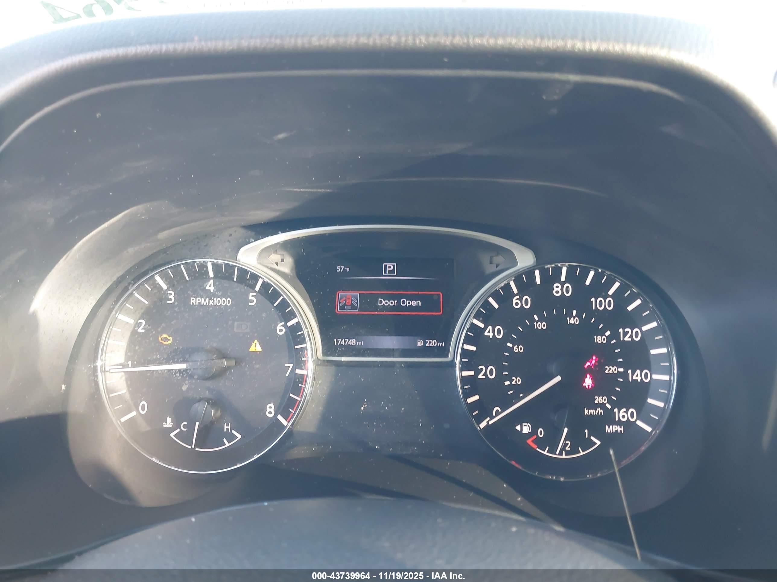 NISSAN PATHFINDER image 7