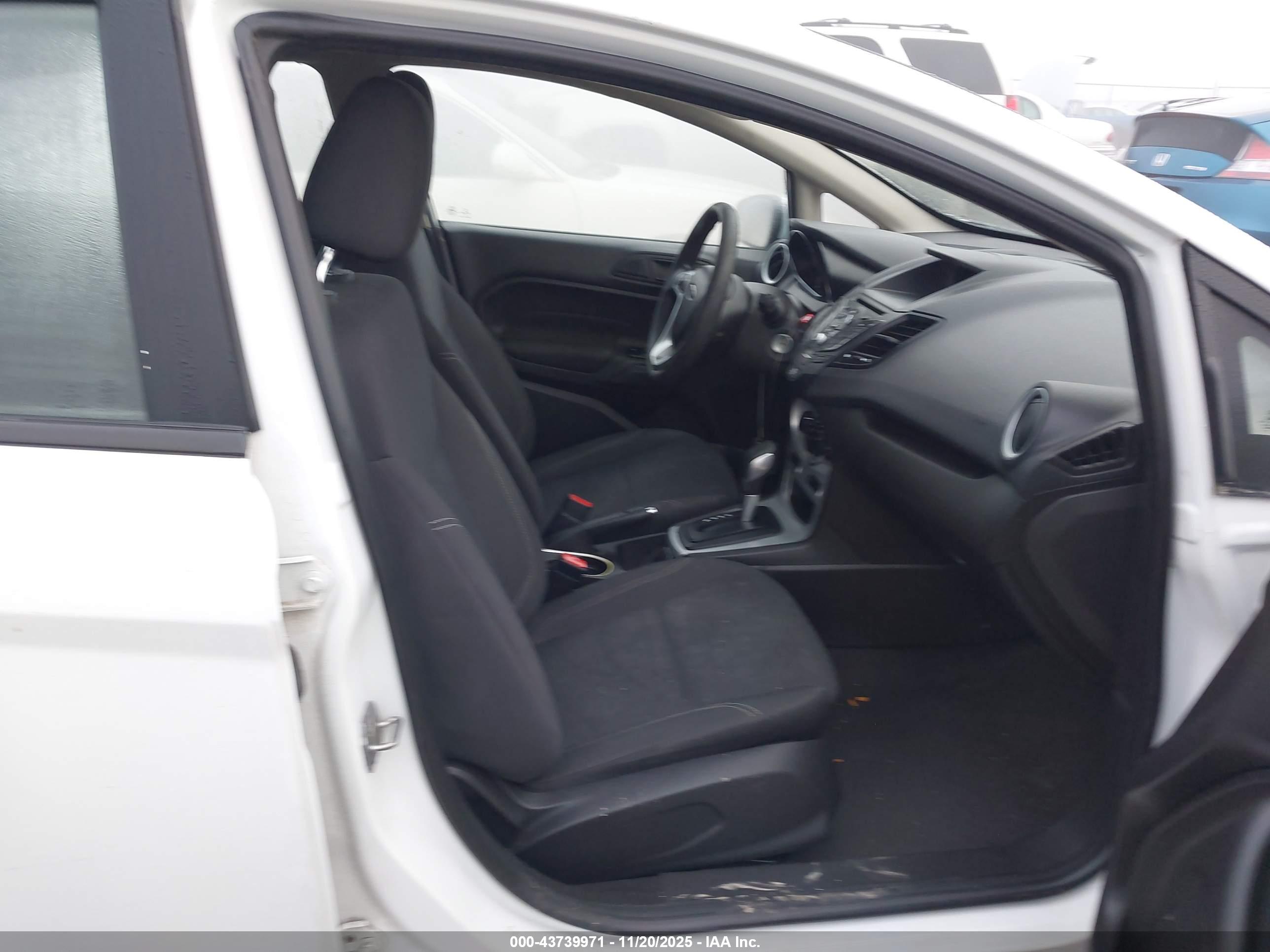 FORD FIESTA image 5