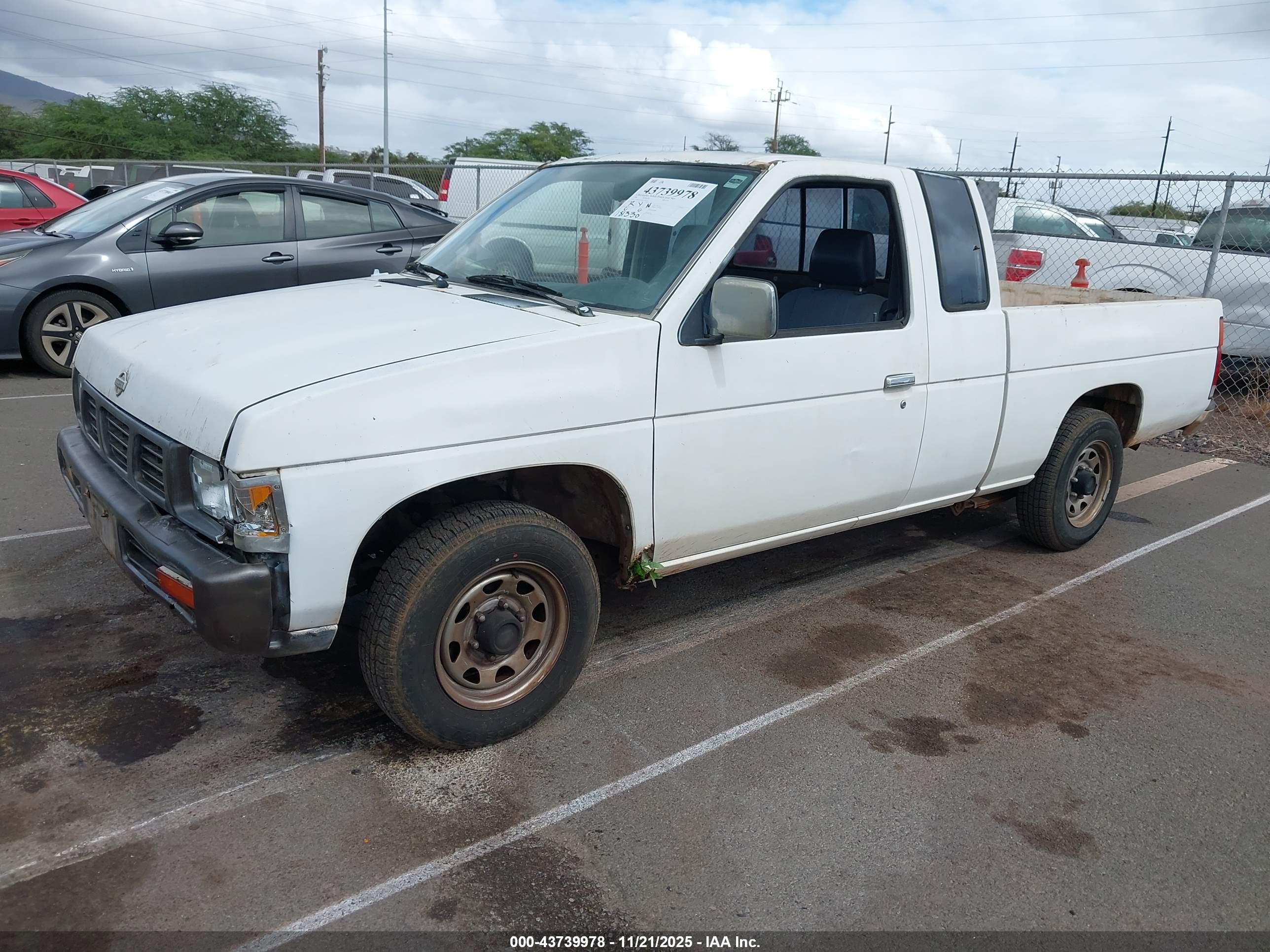 NISSAN TRUCK image 2