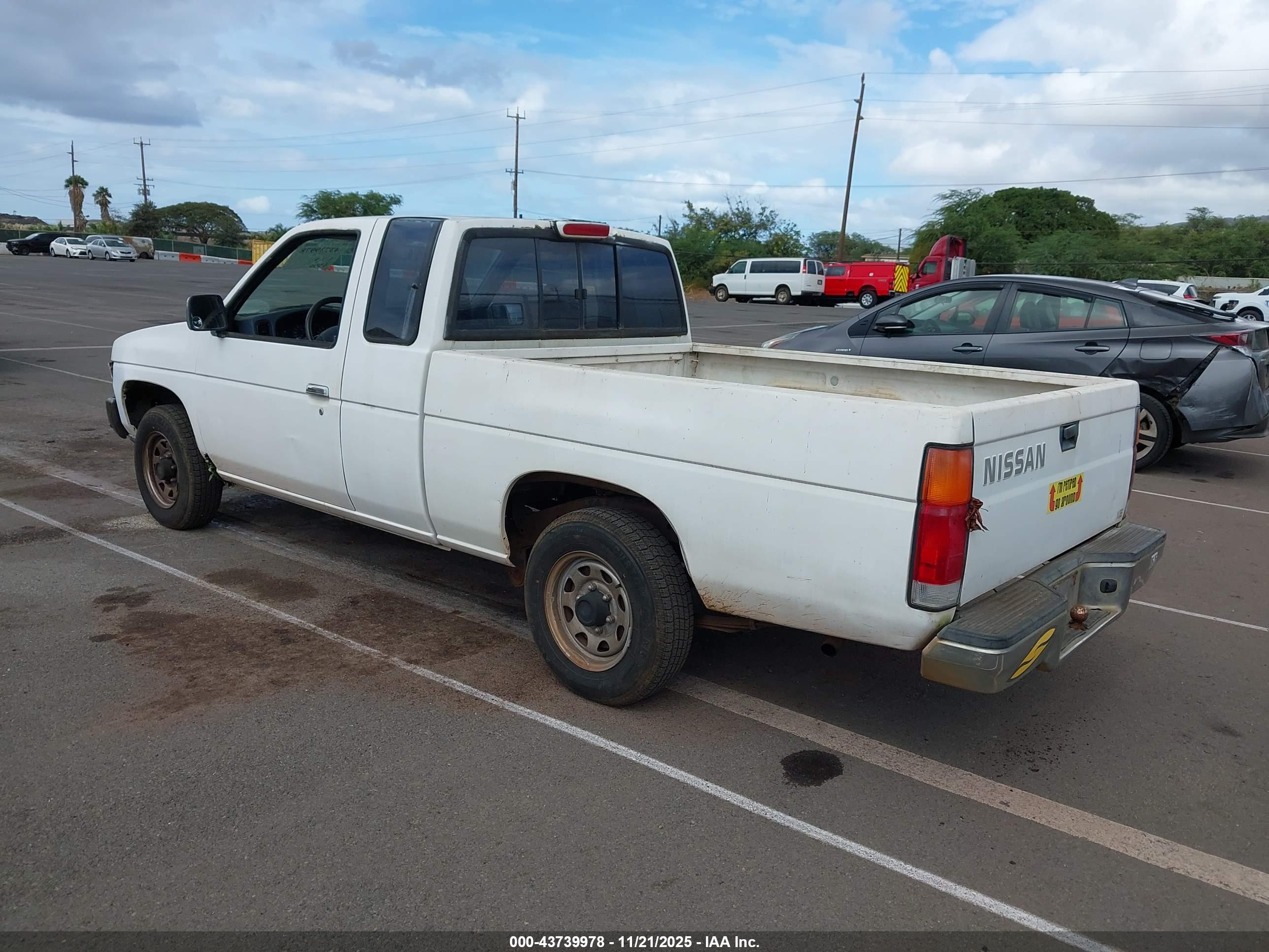 NISSAN TRUCK image 3