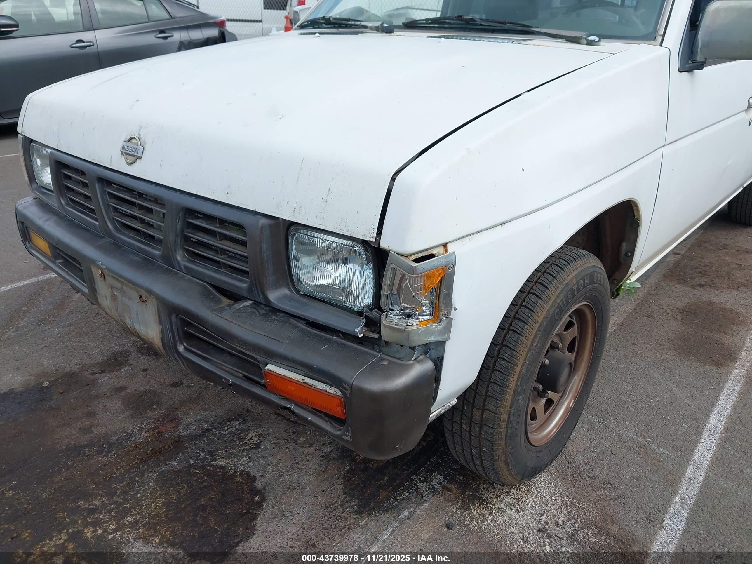 NISSAN TRUCK image 6