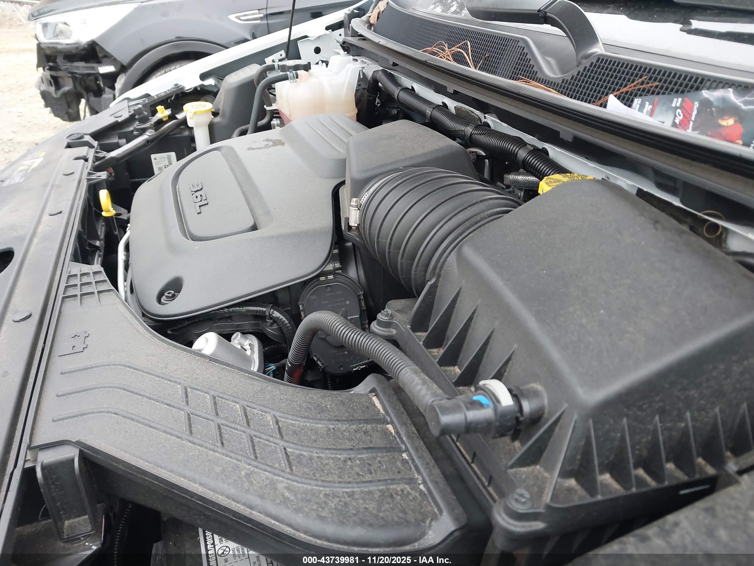 CHRYSLER PACIFICA image 10