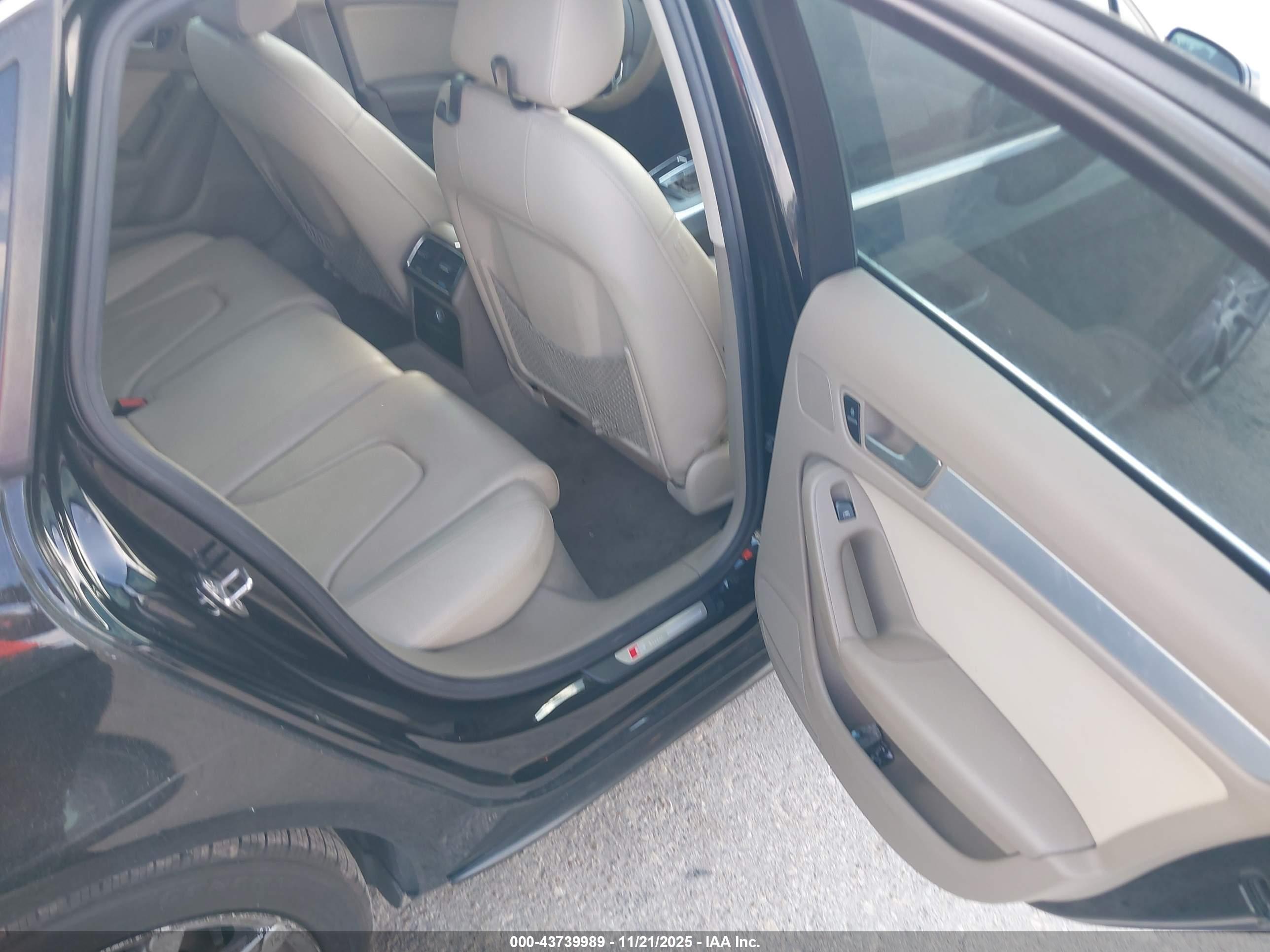 AUDI A4 image 8