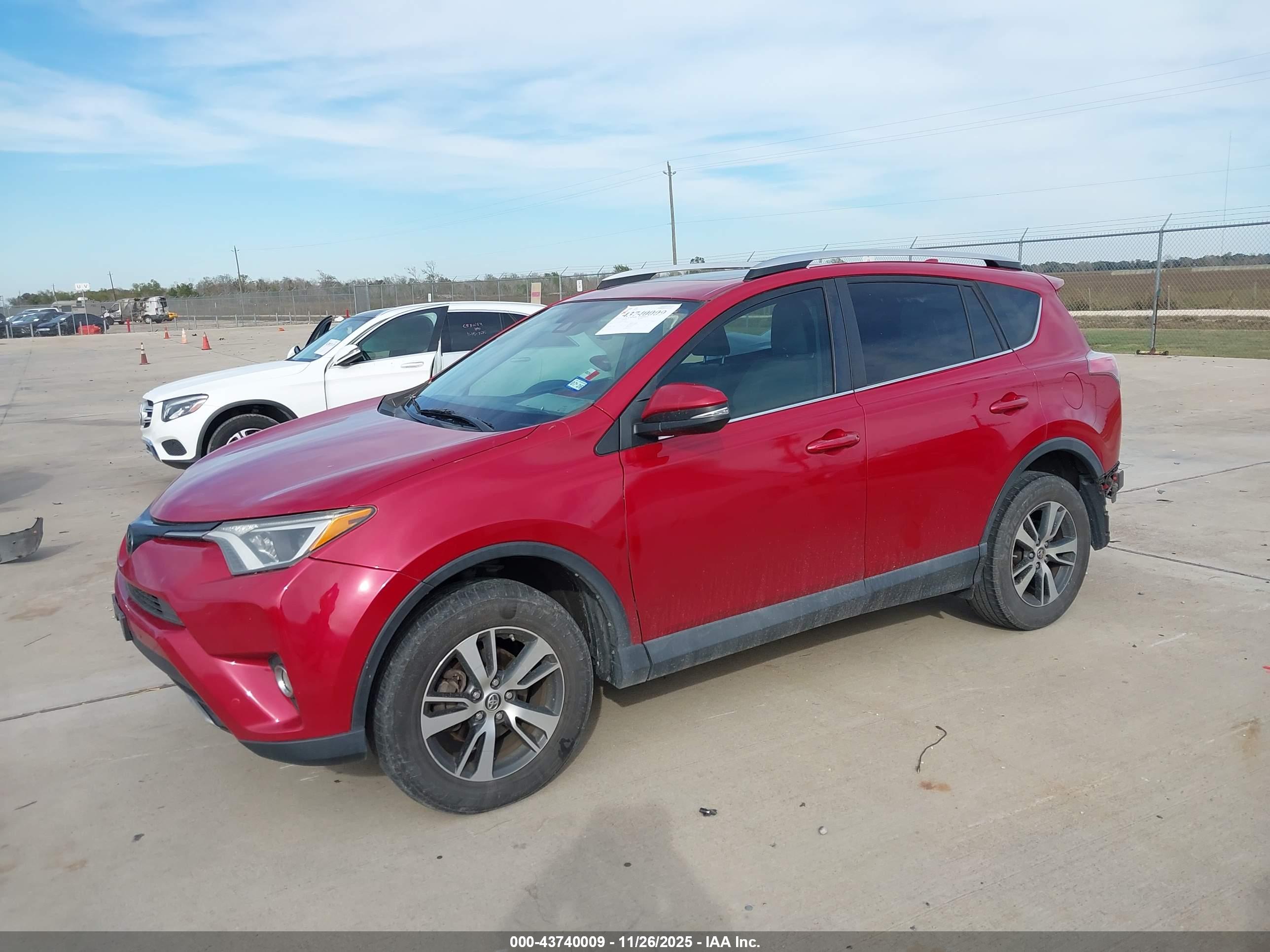 TOYOTA RAV4 image 2