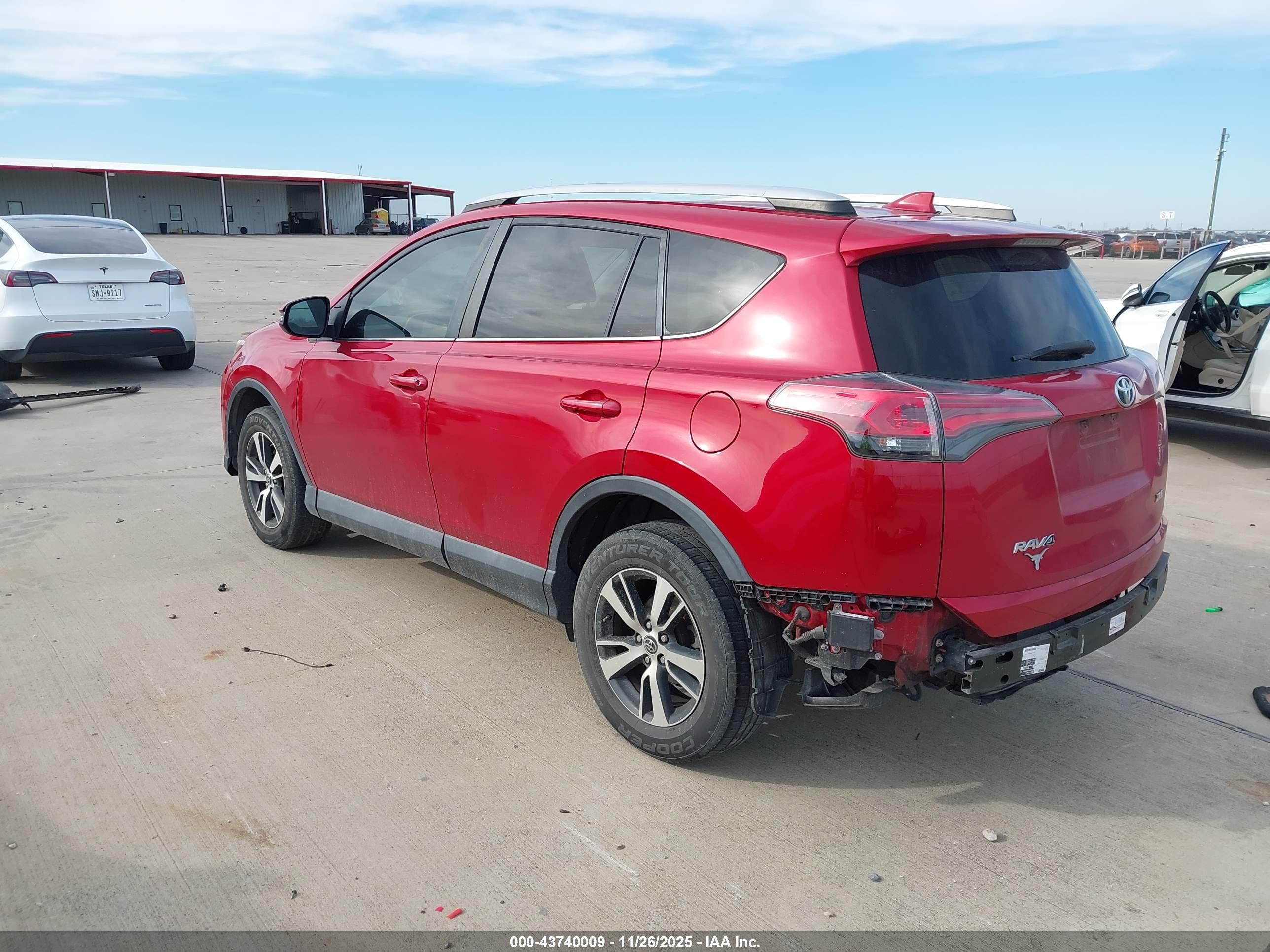 TOYOTA RAV4 image 3