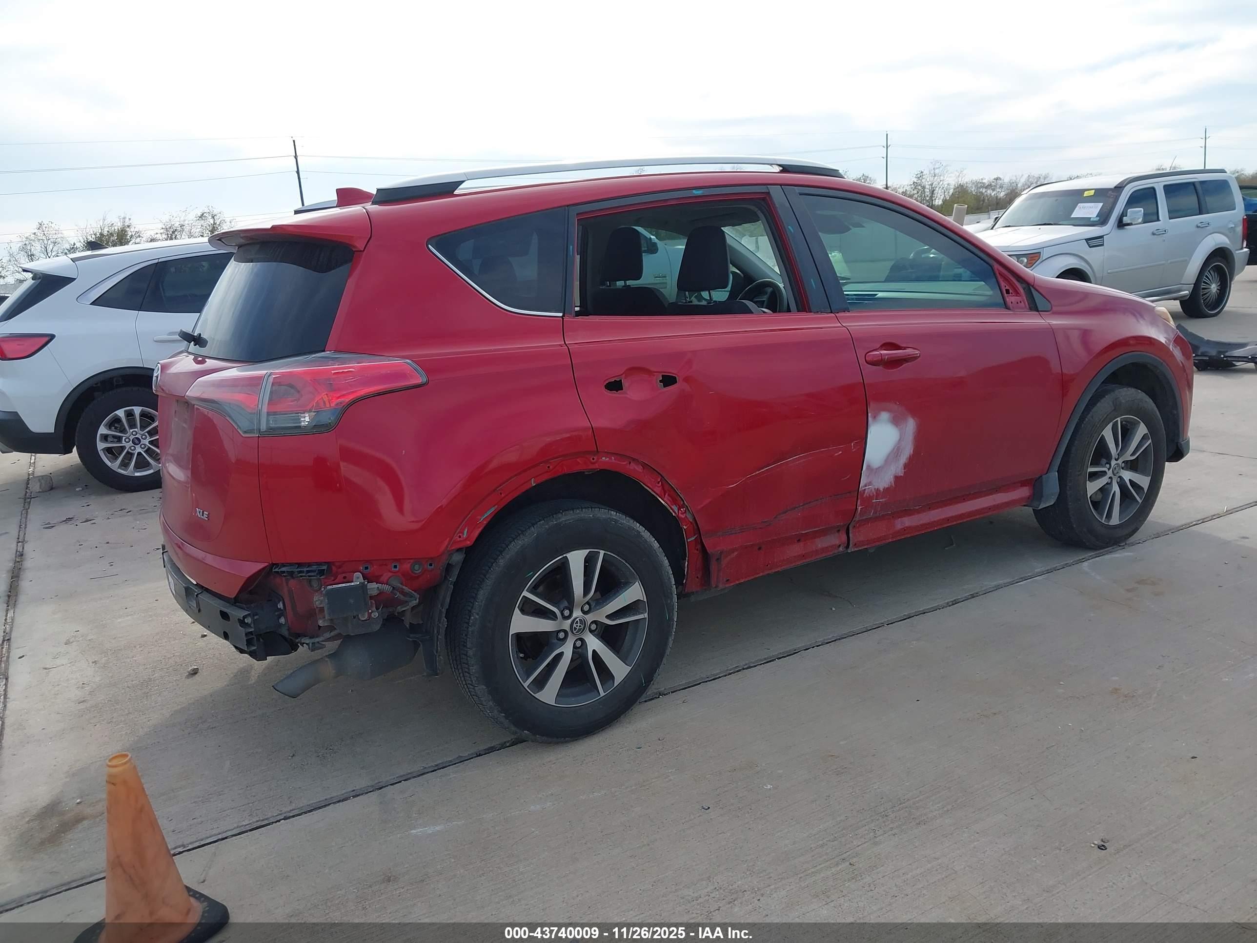 TOYOTA RAV4 image 4