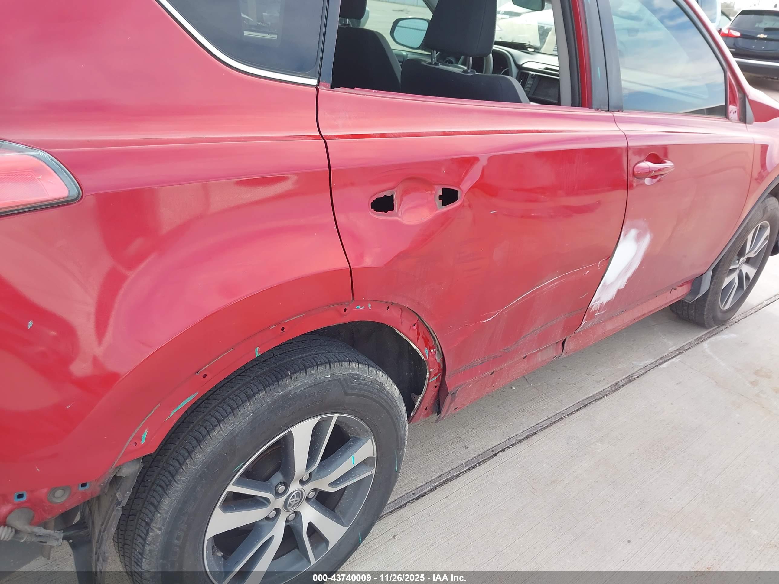 TOYOTA RAV4 image 6