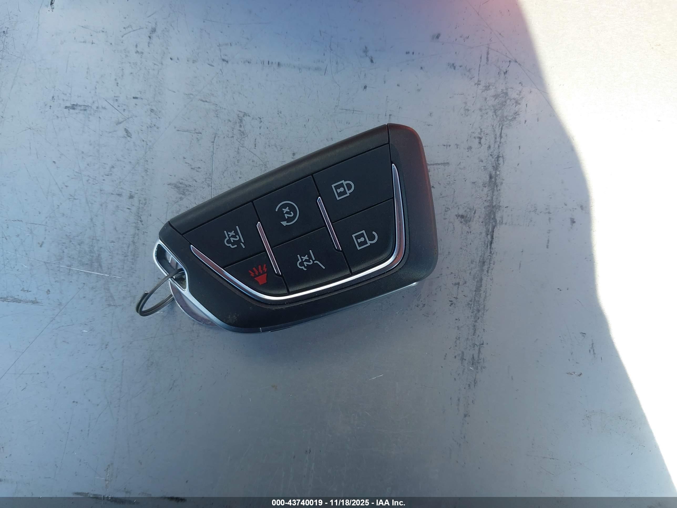 CADILLAC ESCALADE image 11