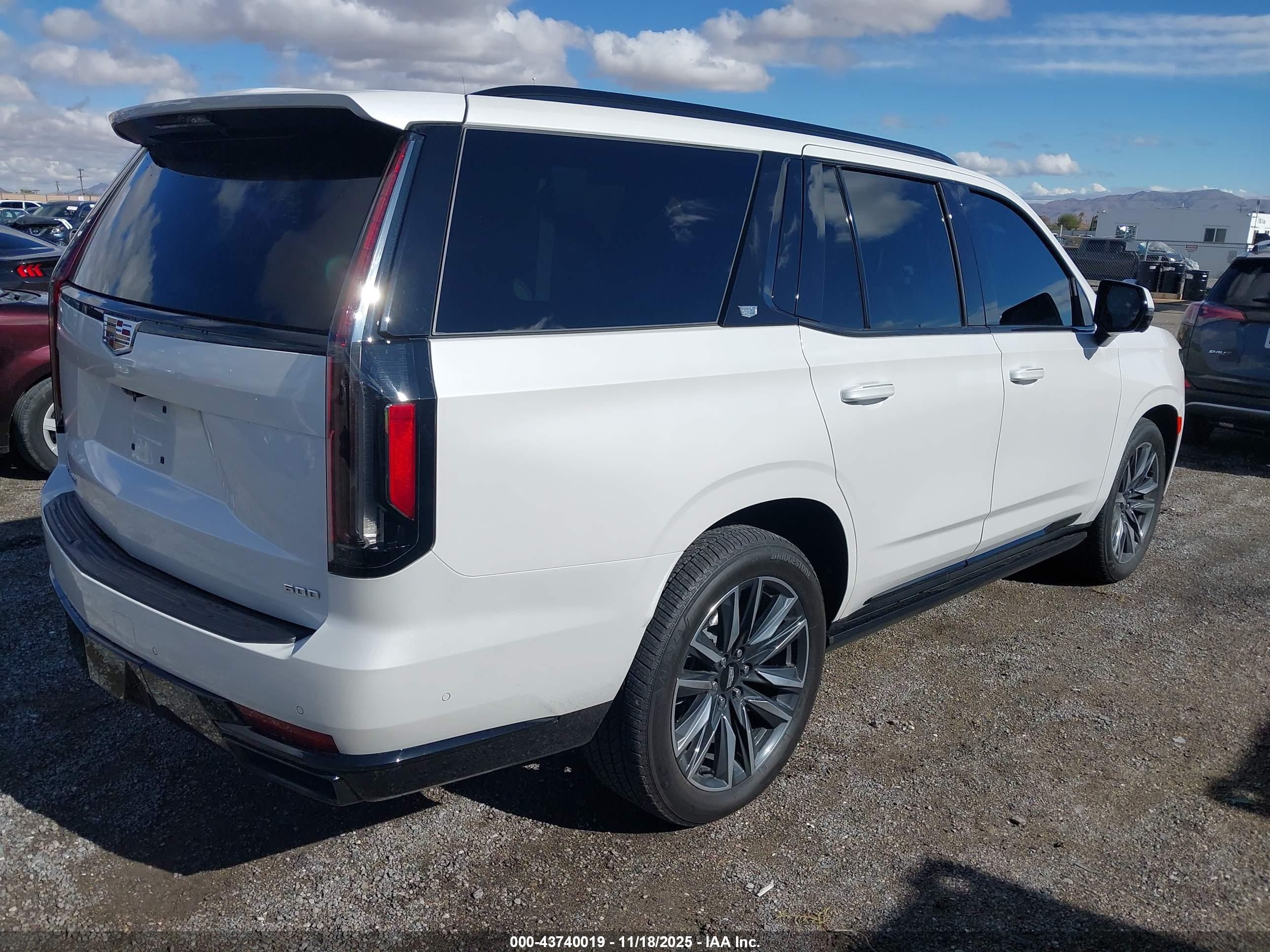 CADILLAC ESCALADE image 4
