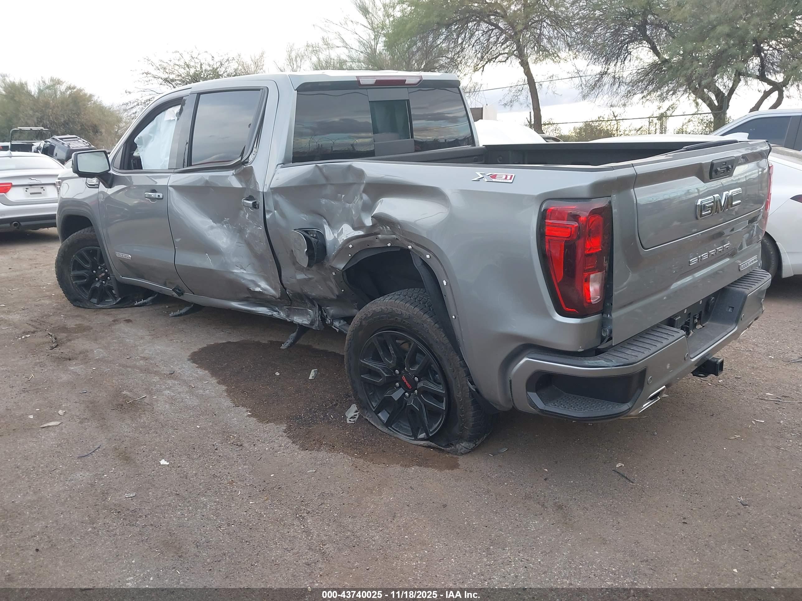 GMC SIERRA image 3