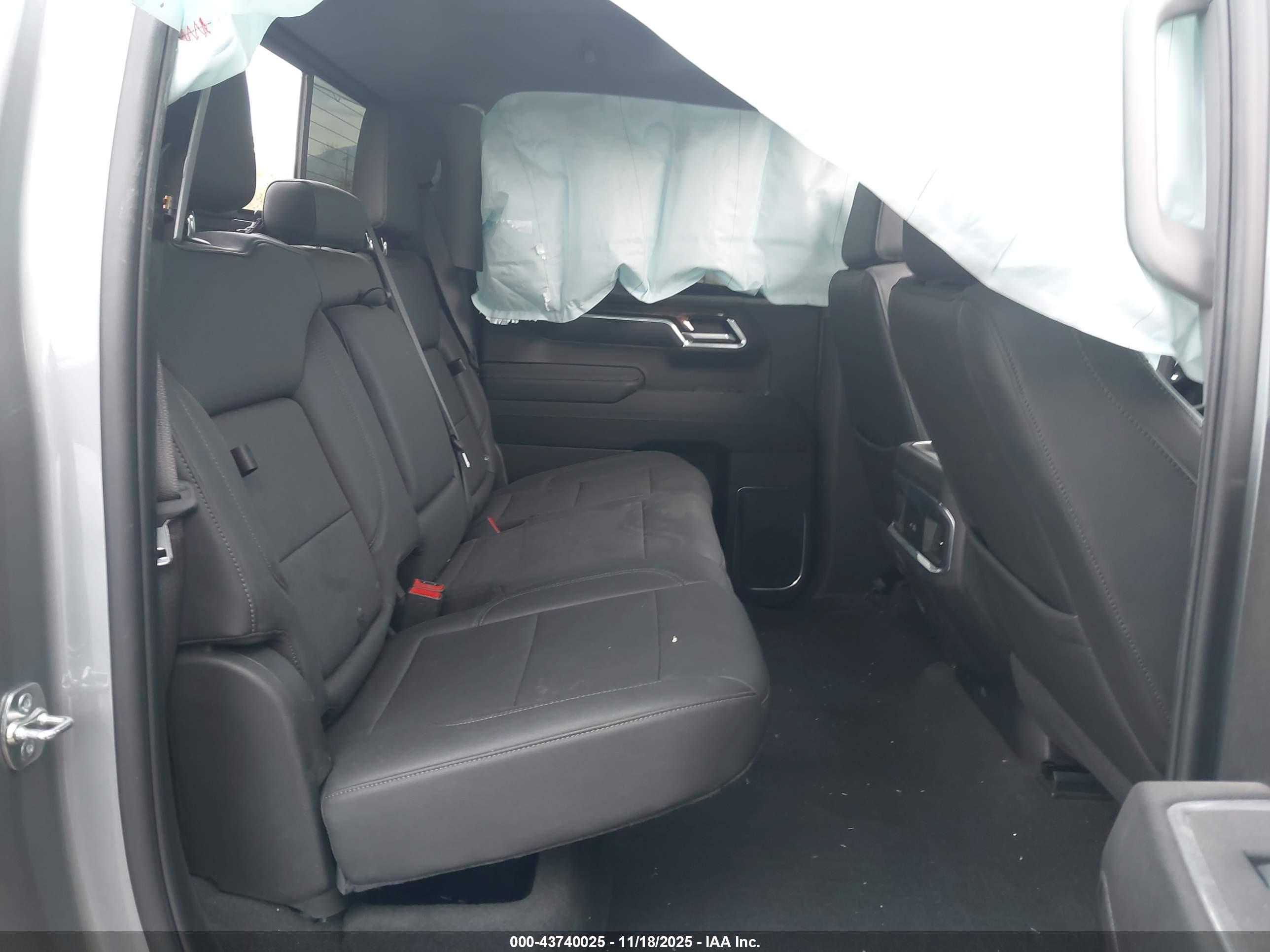 GMC SIERRA image 8
