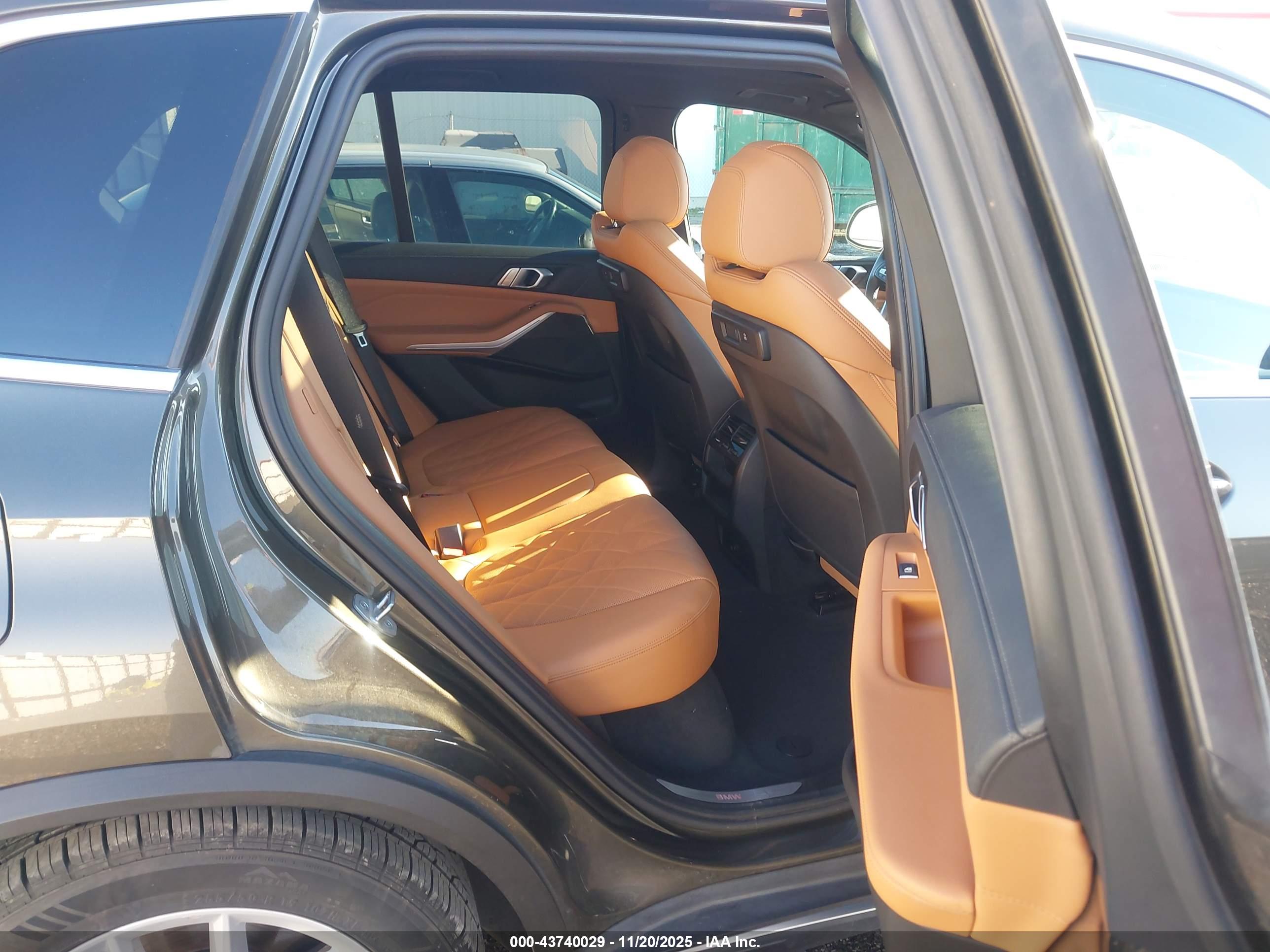BMW X5 image 8
