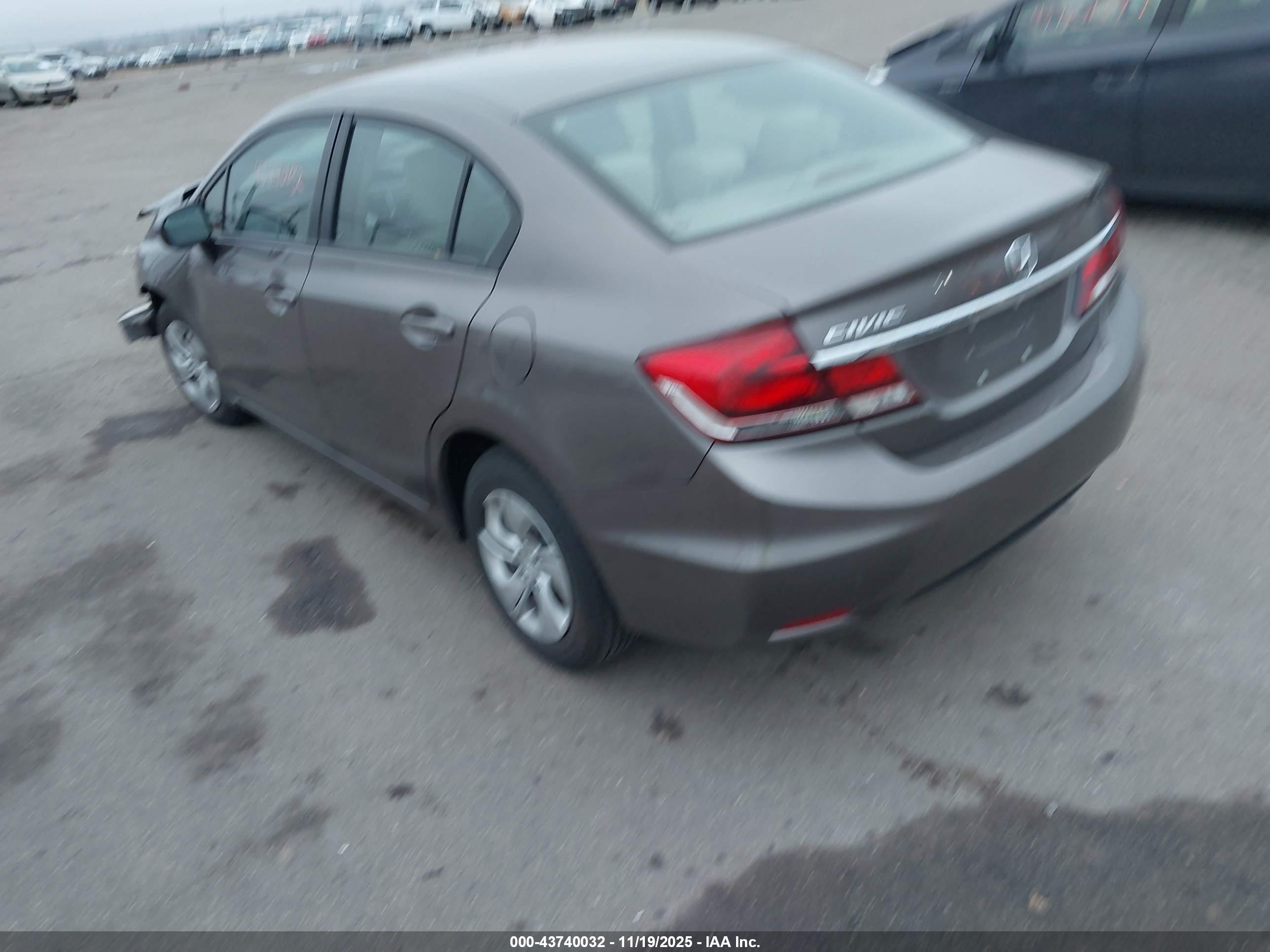 HONDA CIVIC image 3