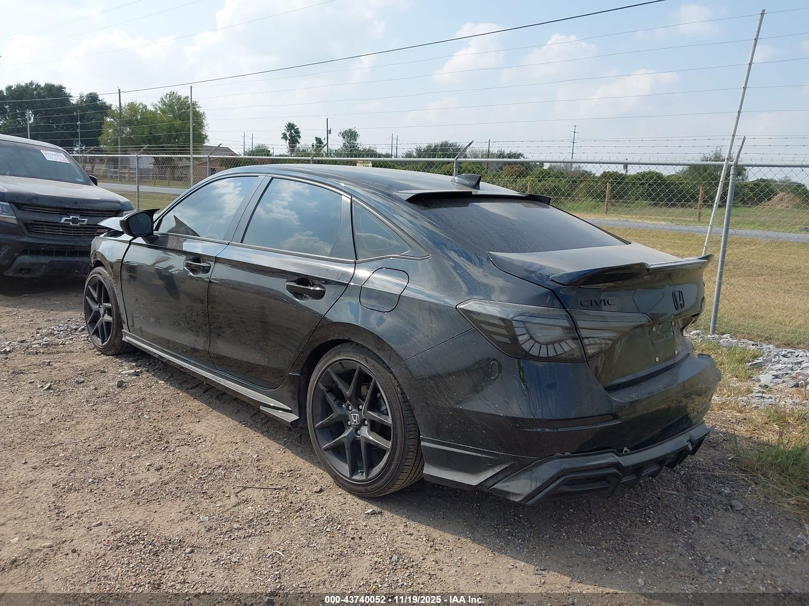 HONDA CIVIC image 3