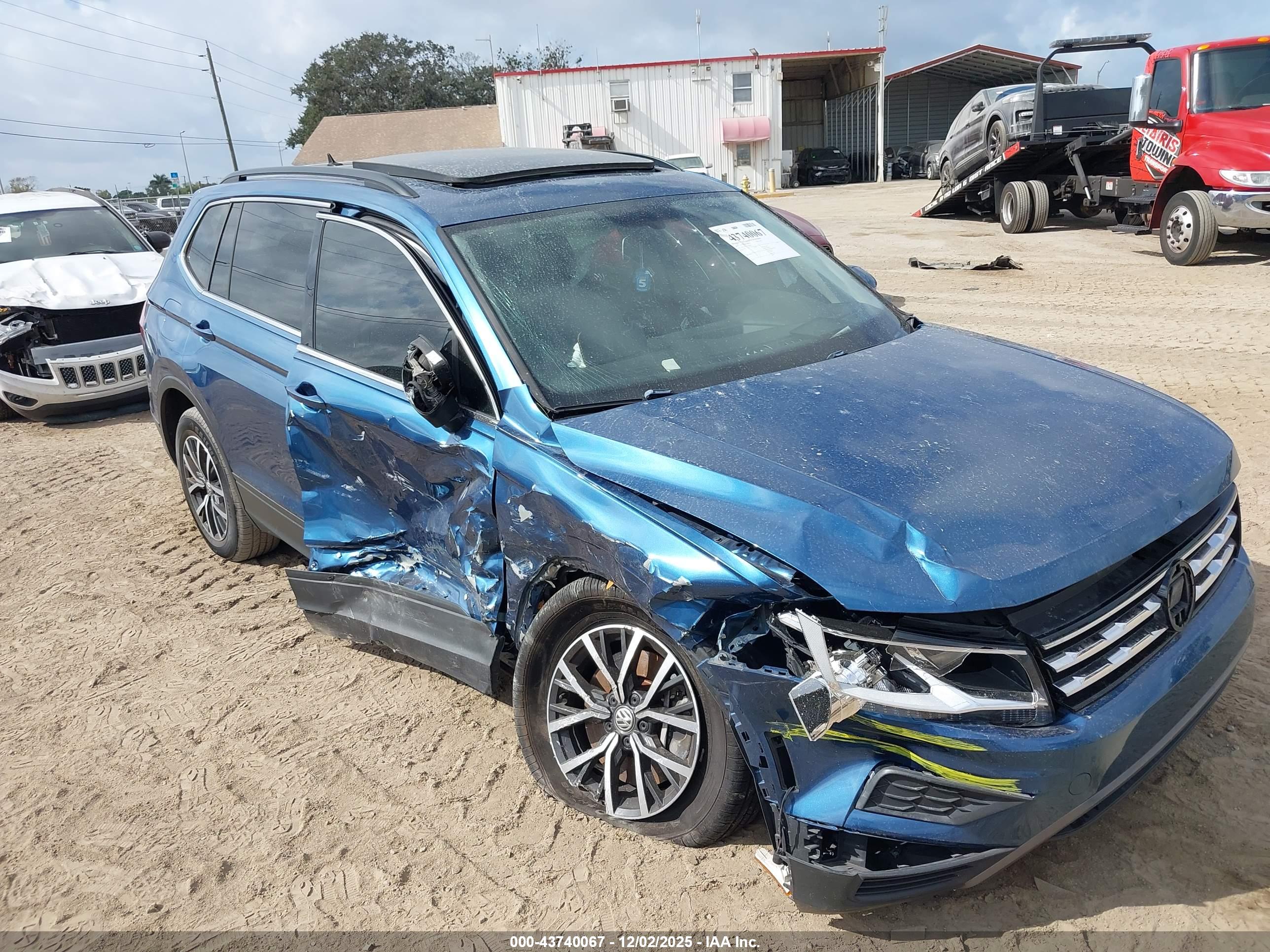 VOLKSWAGEN TIGUAN image 6
