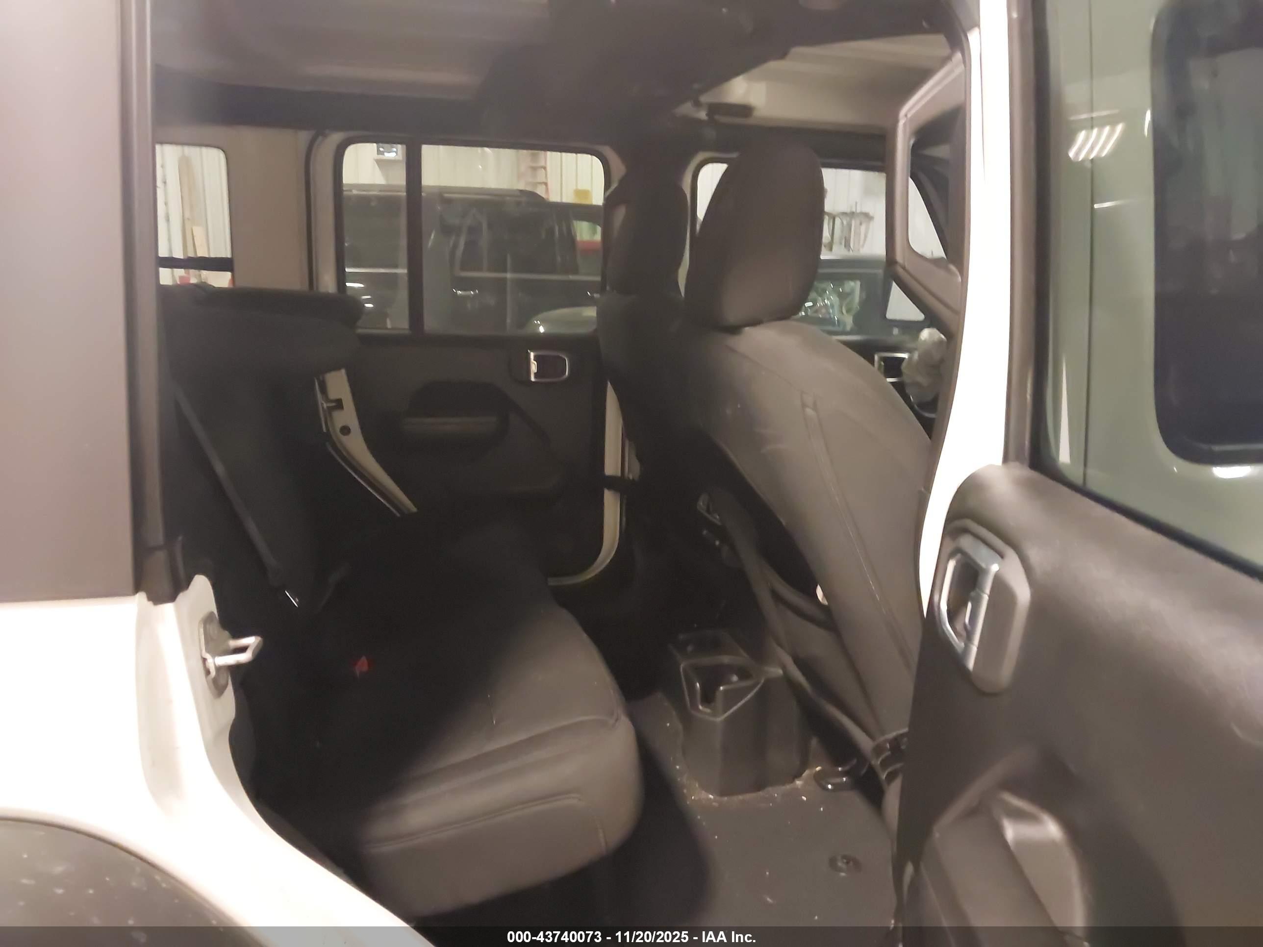 JEEP WRANGLER image 8