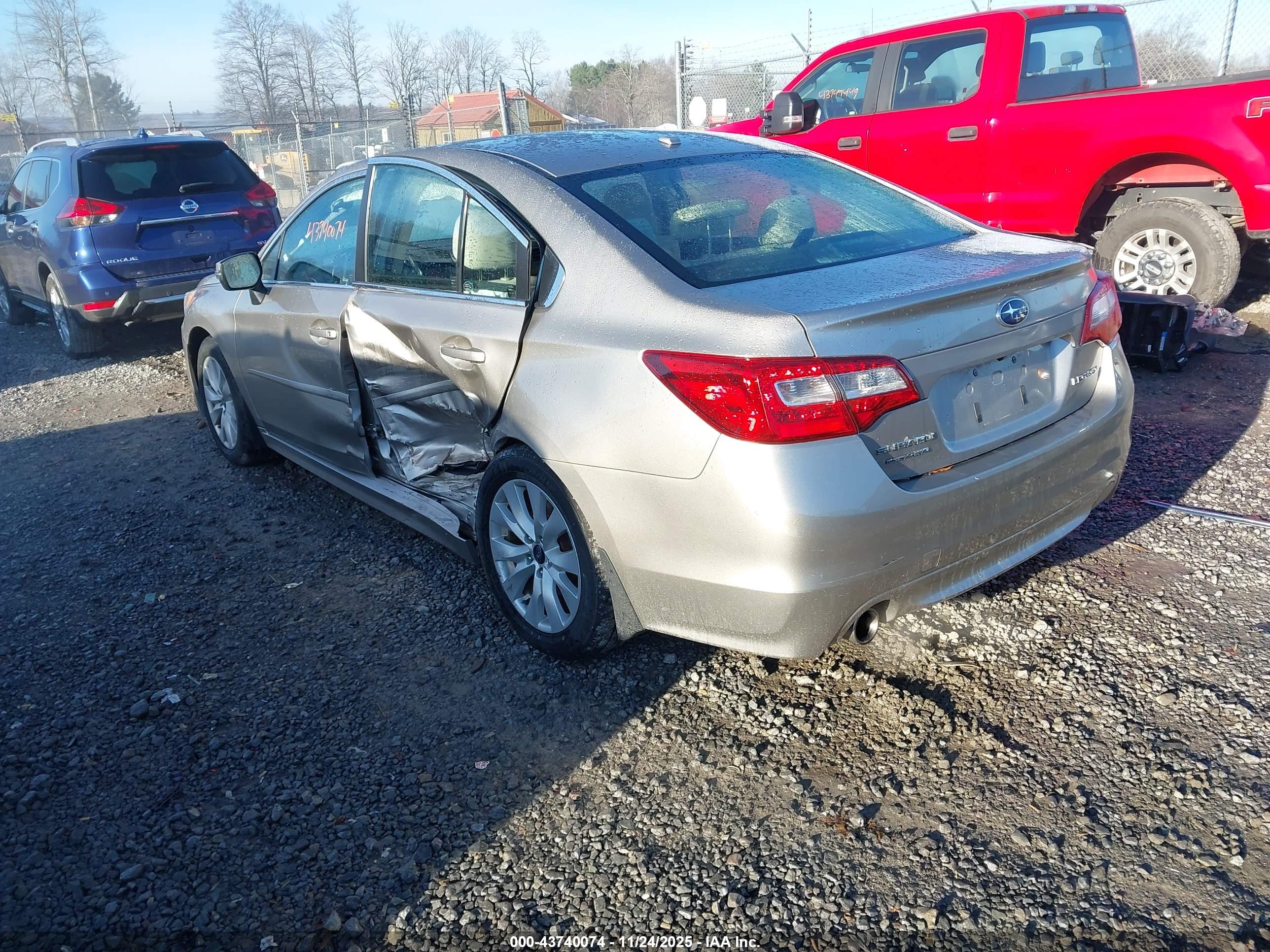 SUBARU LEGACY image 3