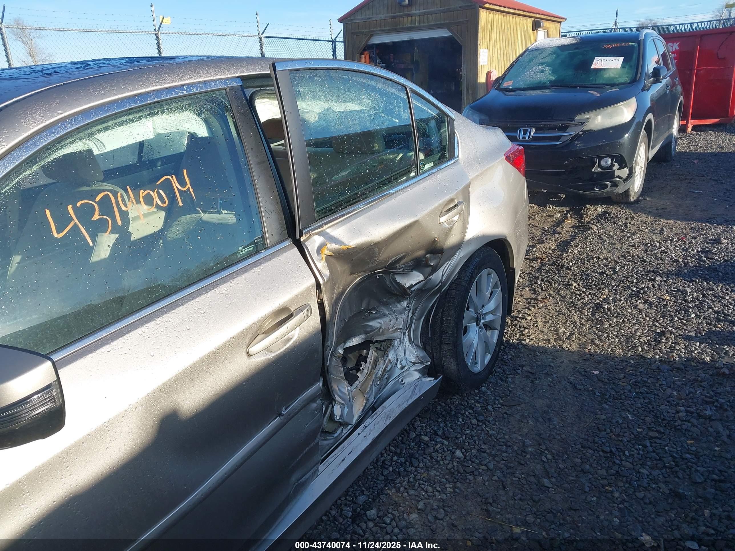 SUBARU LEGACY image 6