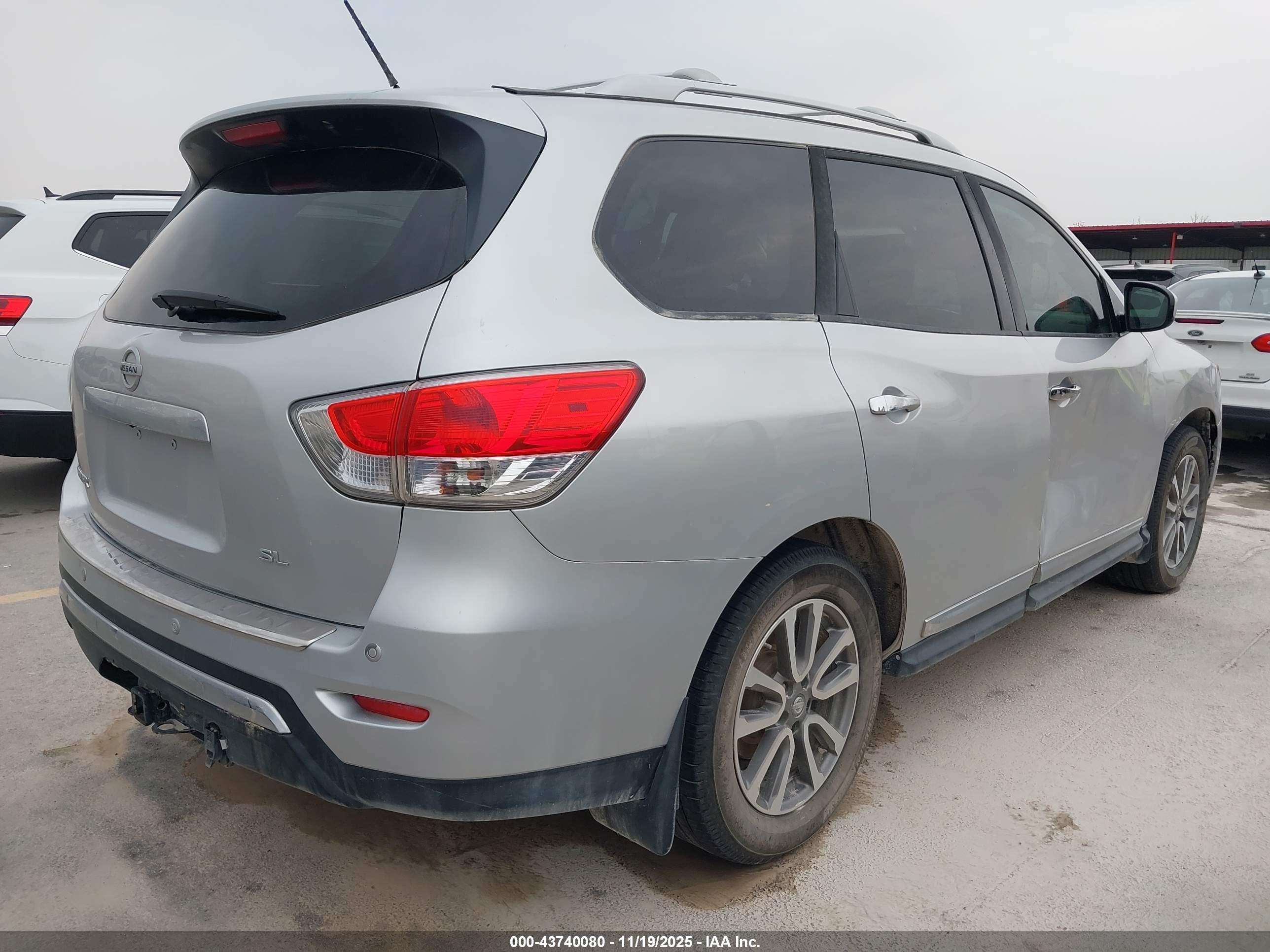 NISSAN PATHFINDER image 4
