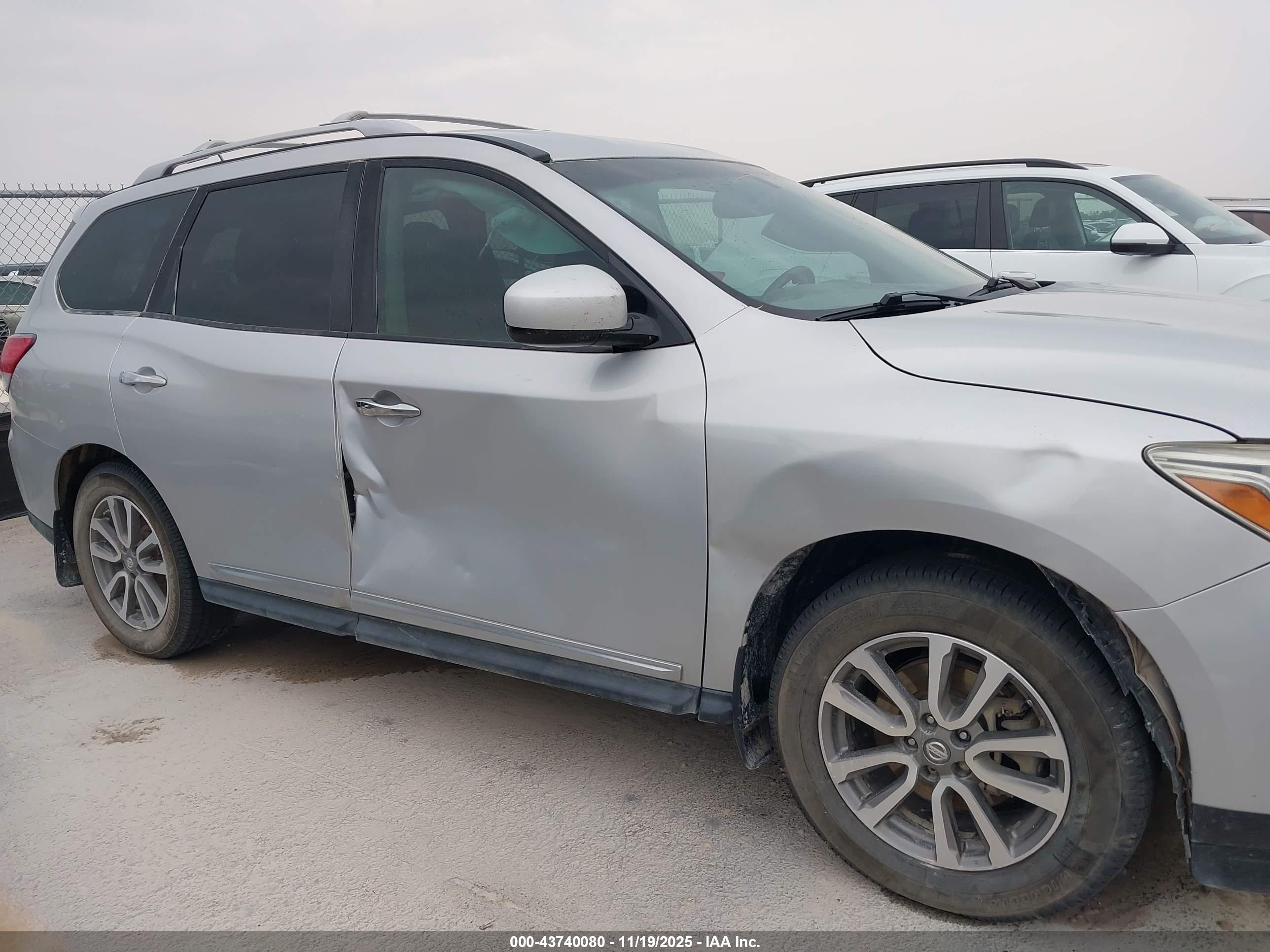 NISSAN PATHFINDER image 6