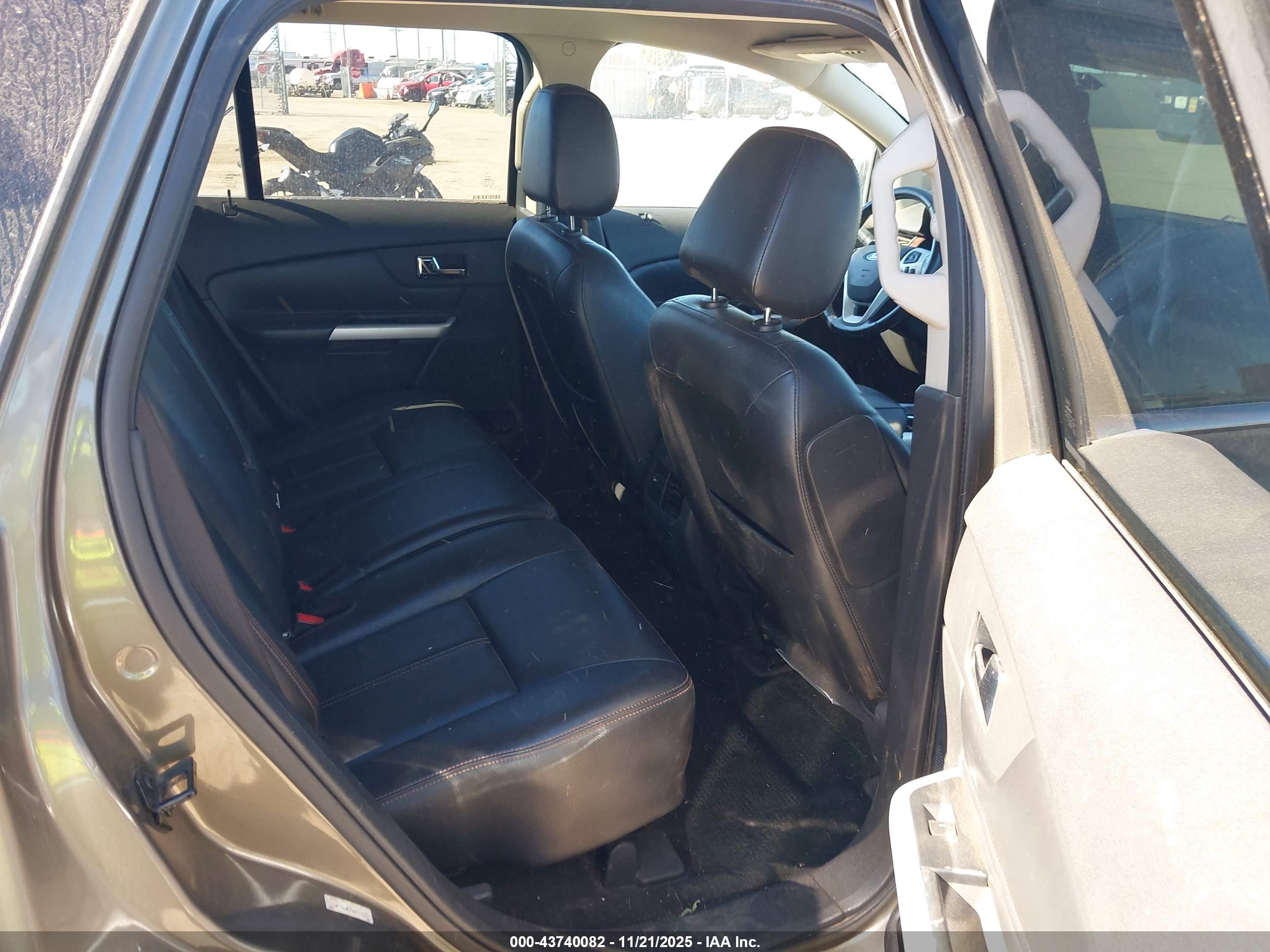 FORD EDGE image 8