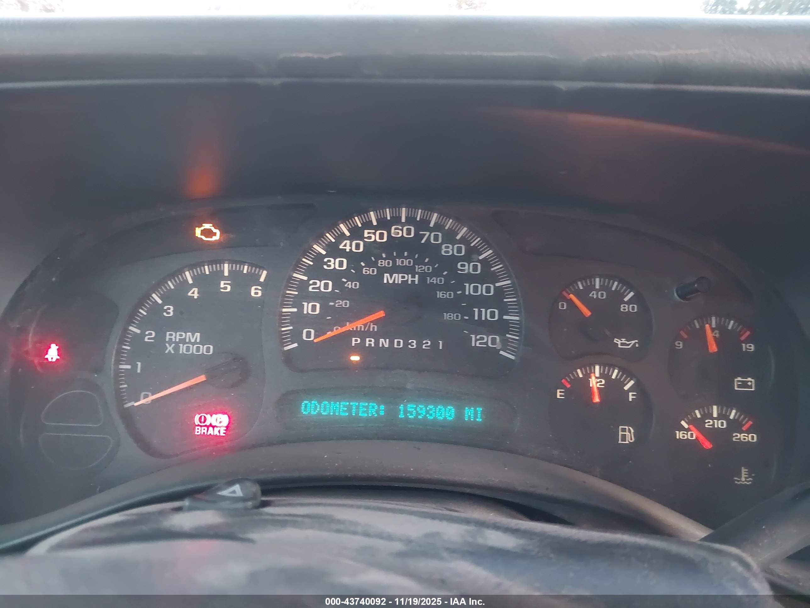 CHEVROLET SILVERADO image 7