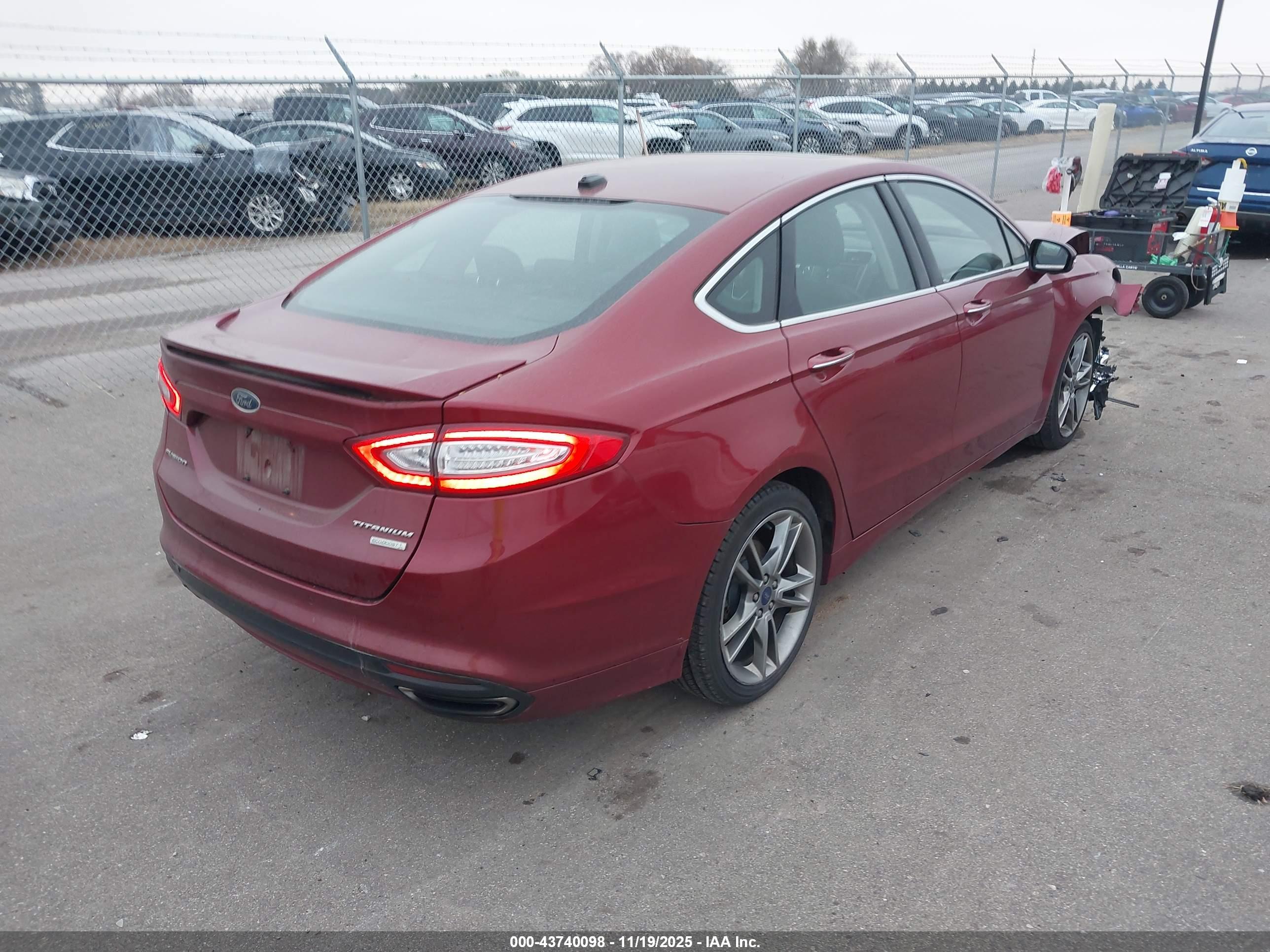 FORD FUSION image 4
