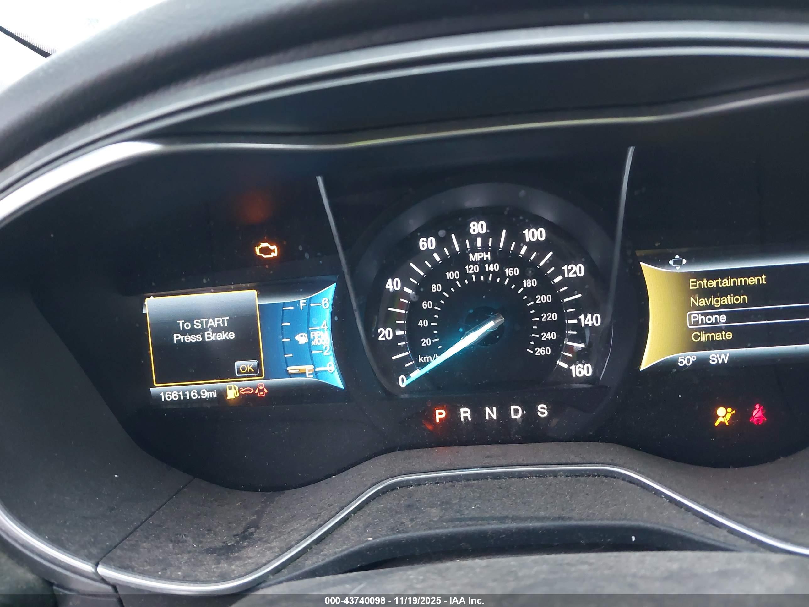 FORD FUSION image 7