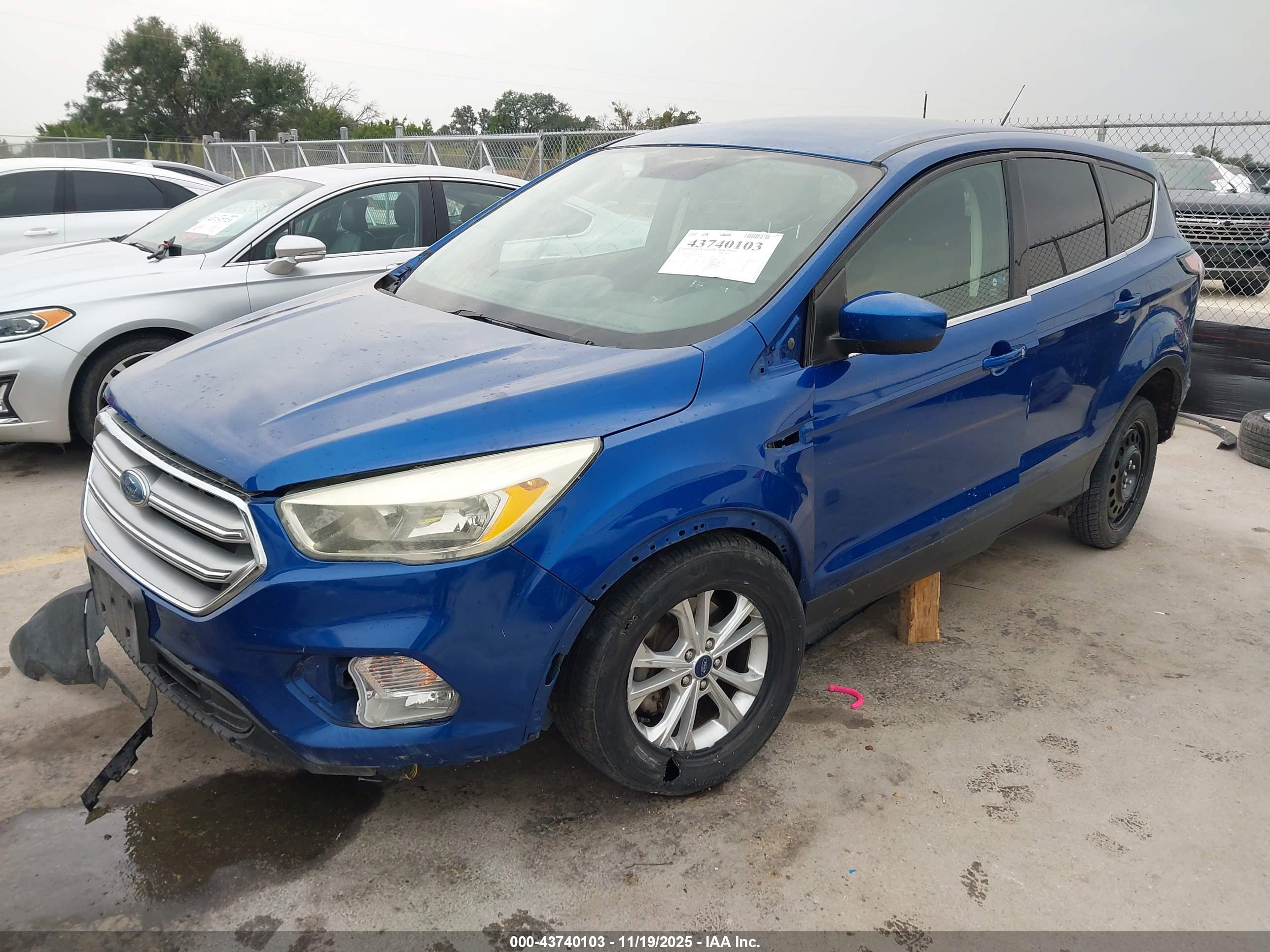 FORD ESCAPE image 2