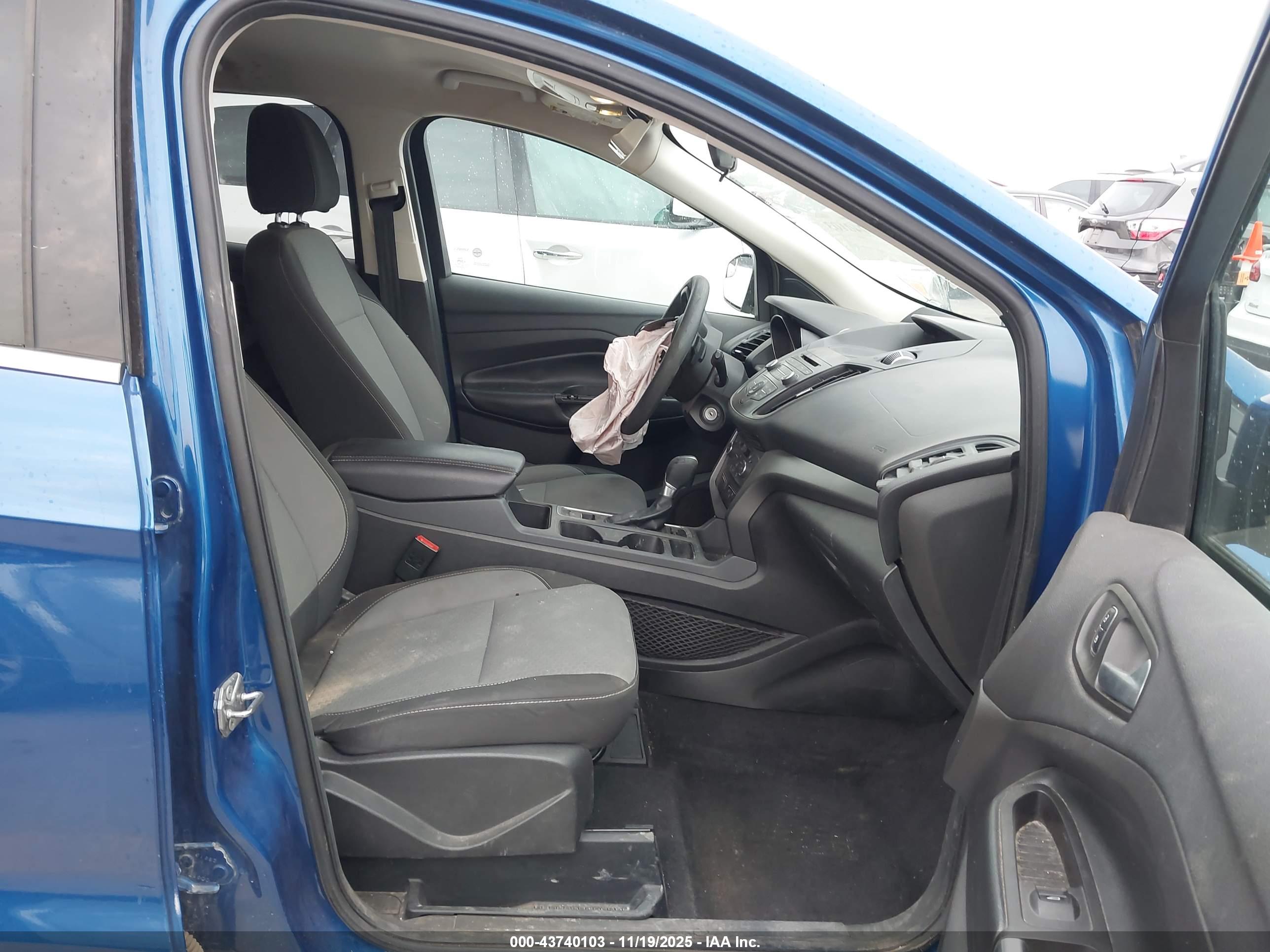 FORD ESCAPE image 5